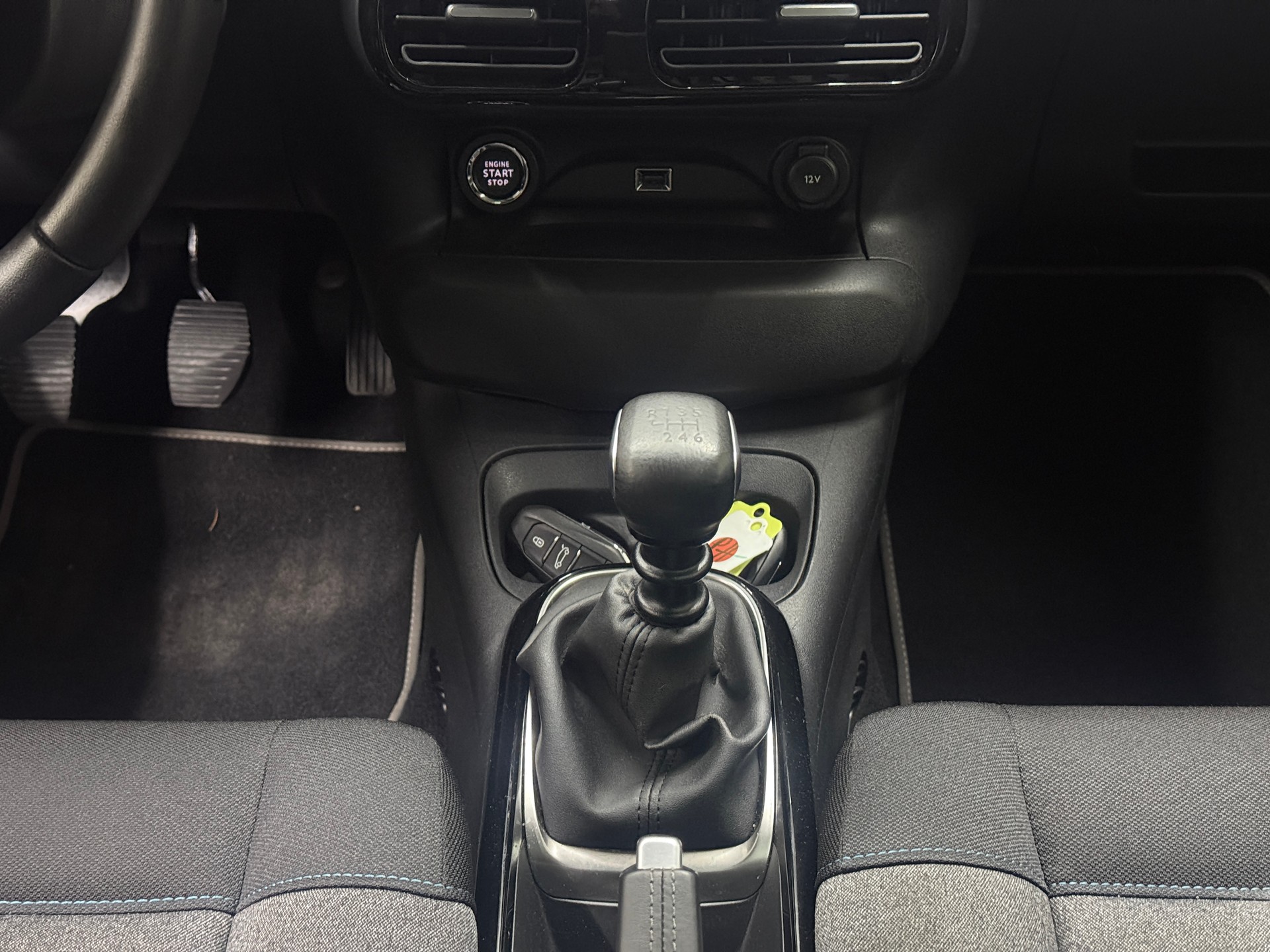CITROEN C4 Cactus 1.2 Pure Tech Shine-image-11