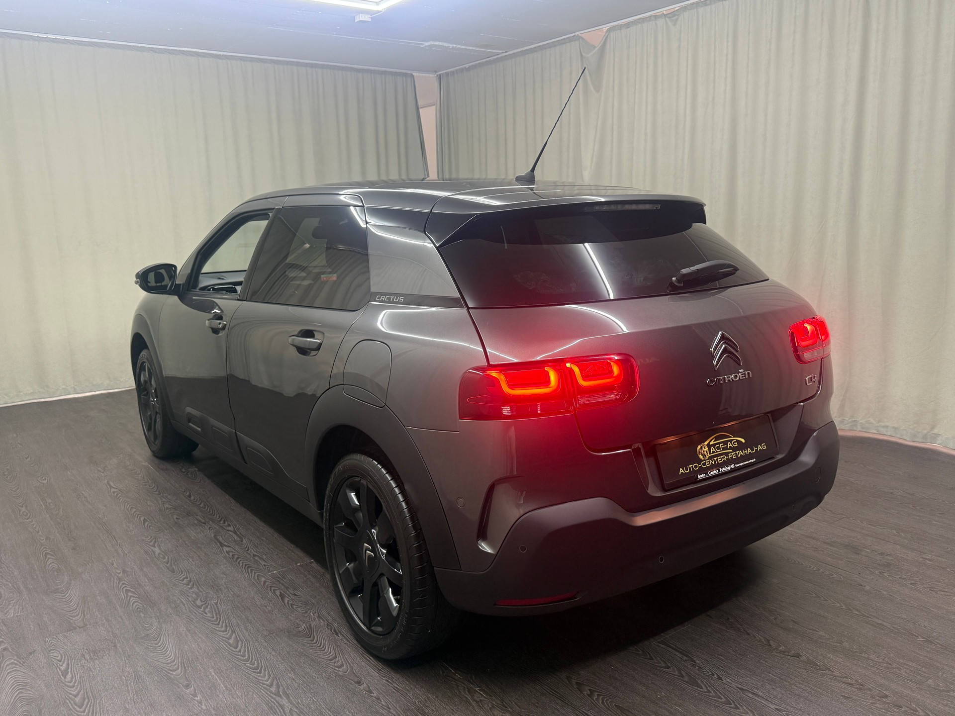 CITROEN C4 Cactus 1.2 Pure Tech Shine-image-5