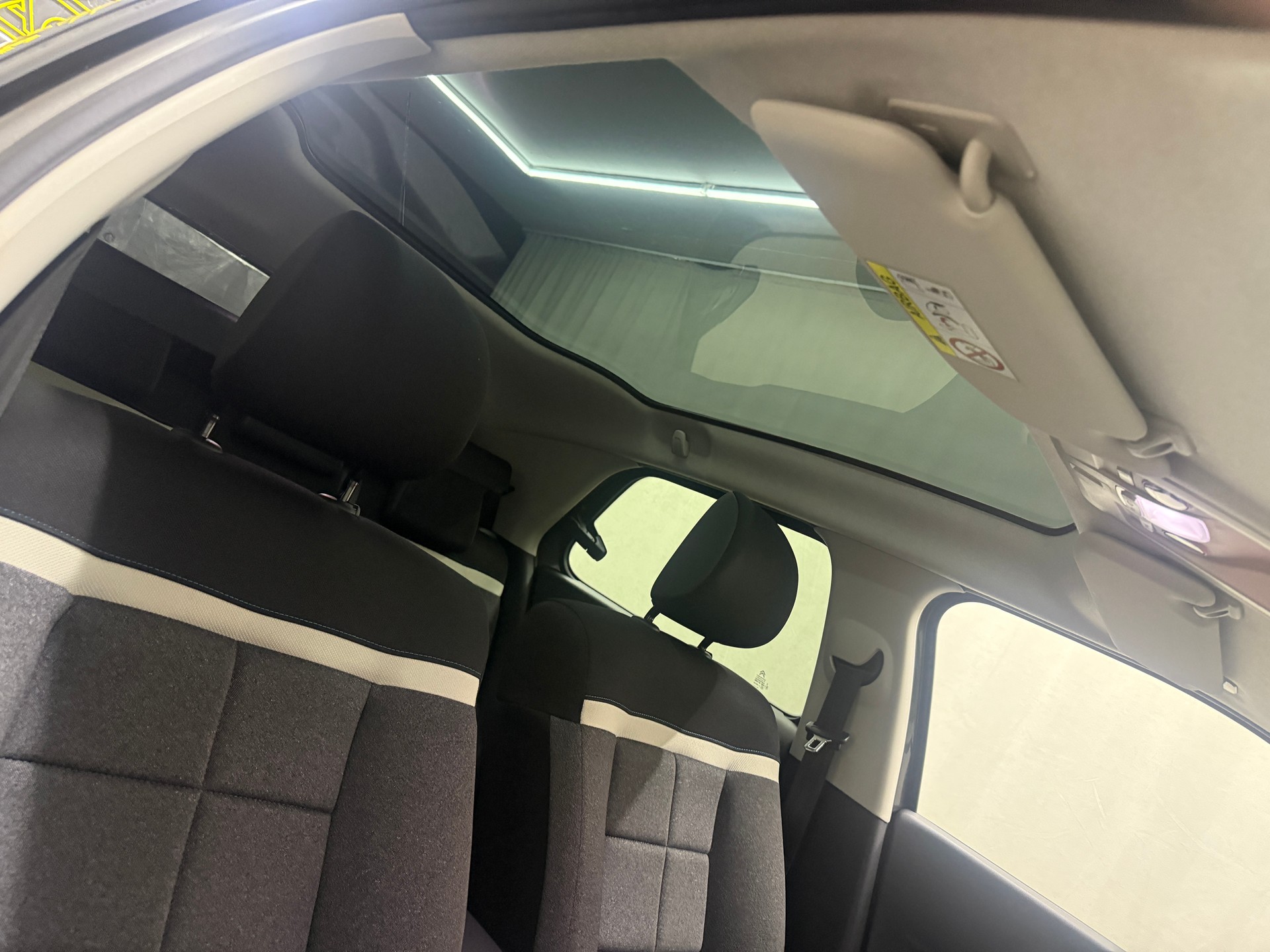 CITROEN C4 Cactus 1.2 Pure Tech Shine-image-16