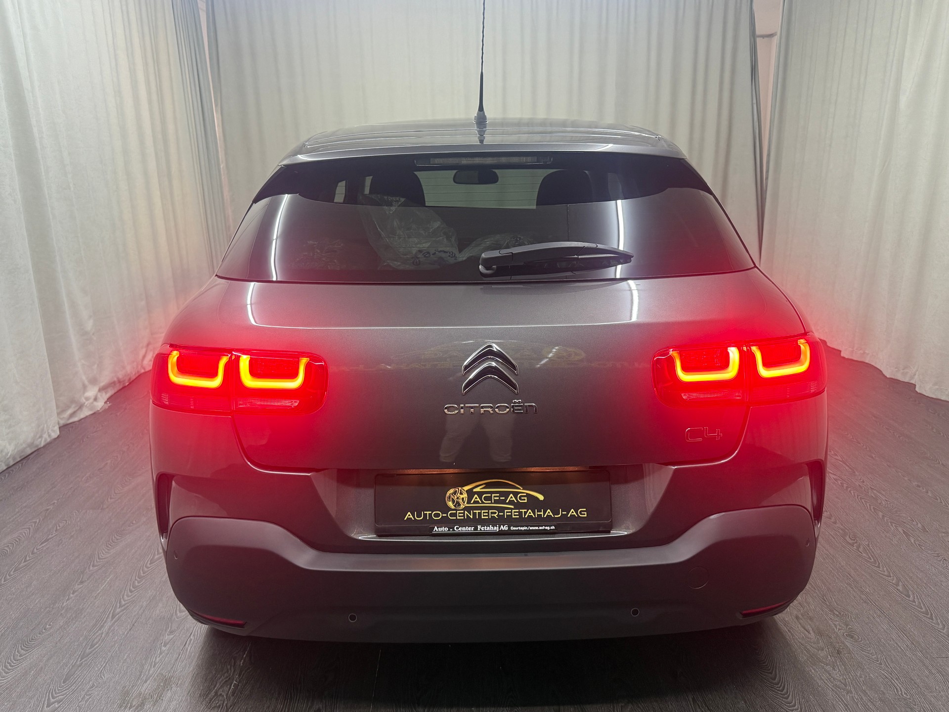 CITROEN C4 Cactus 1.2 Pure Tech Shine-image-4