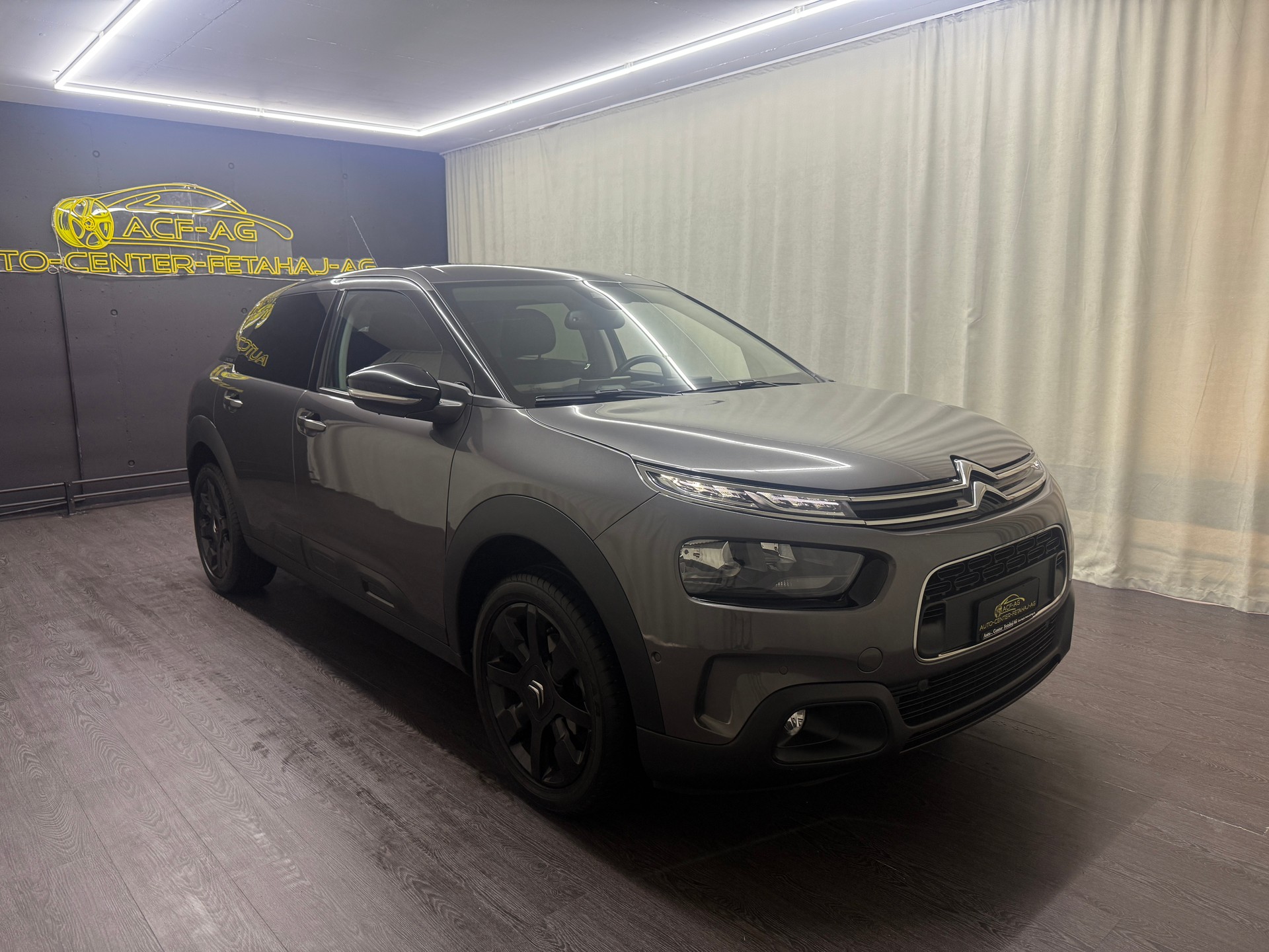 CITROEN C4 Cactus 1.2 Pure Tech Shine-image-2