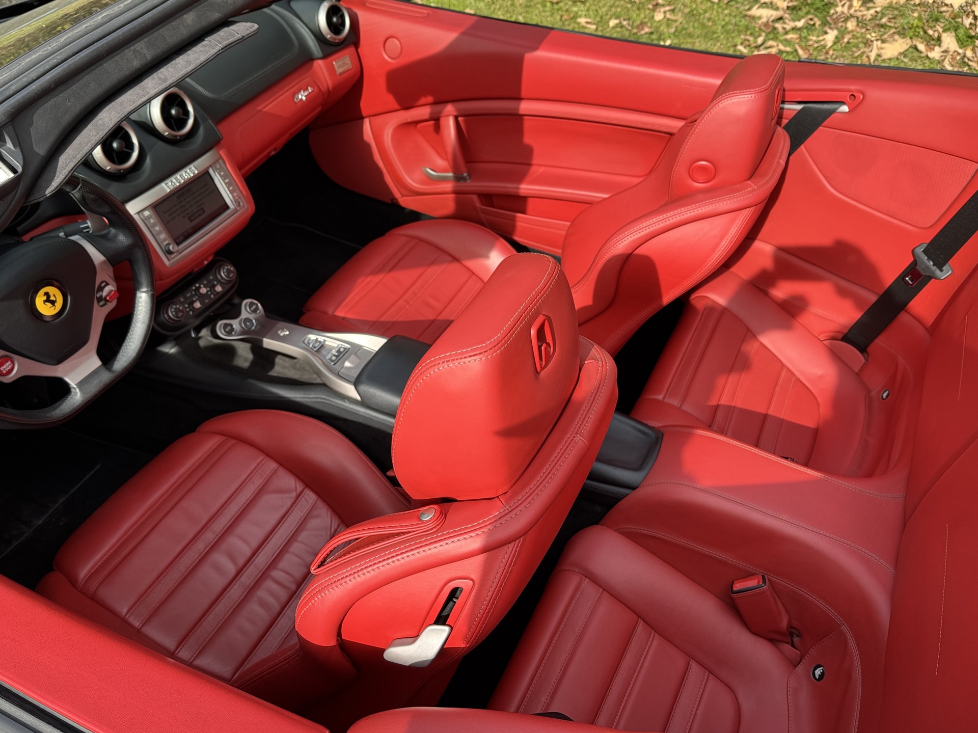 FERRARI California 4.3 V8-image-14