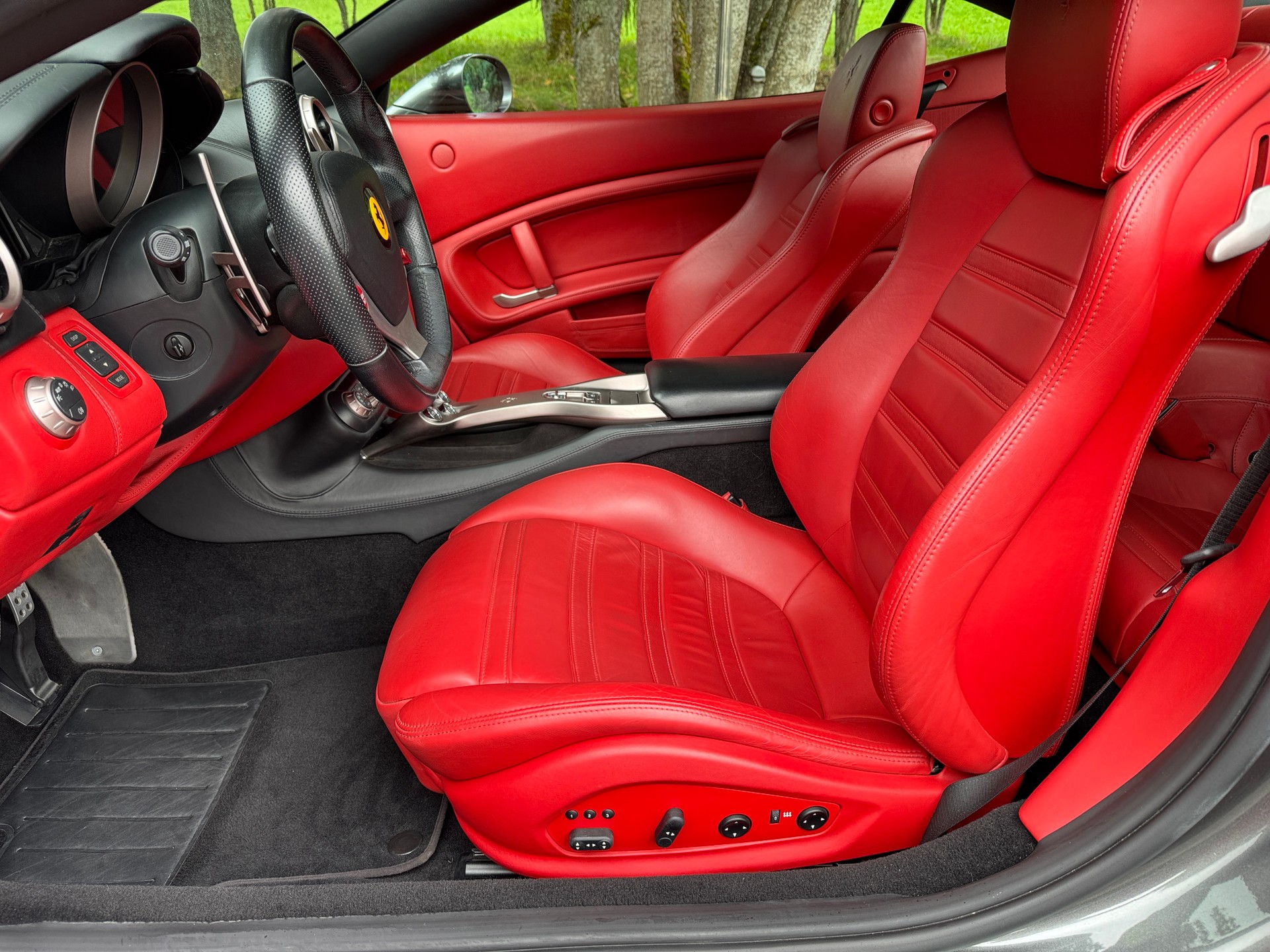 FERRARI California 4.3 V8-image-12