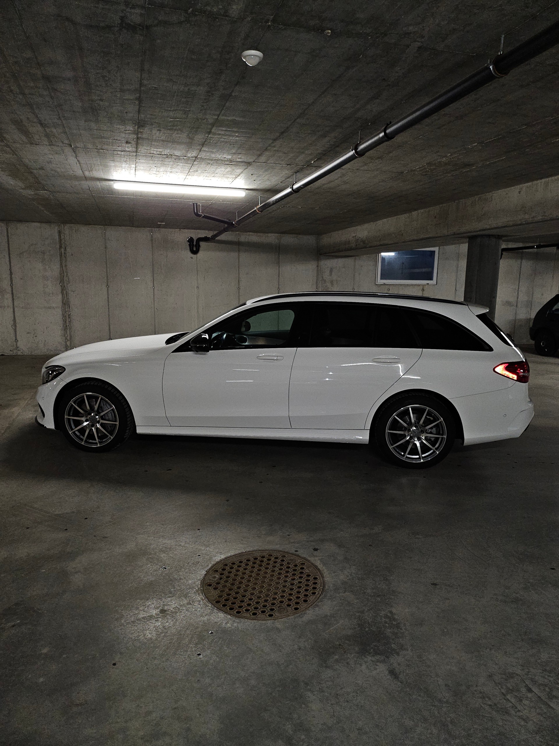 MERCEDES-BENZ C 250 BlueTEC AMG Line 4Matic 7G-Tronic-image-5