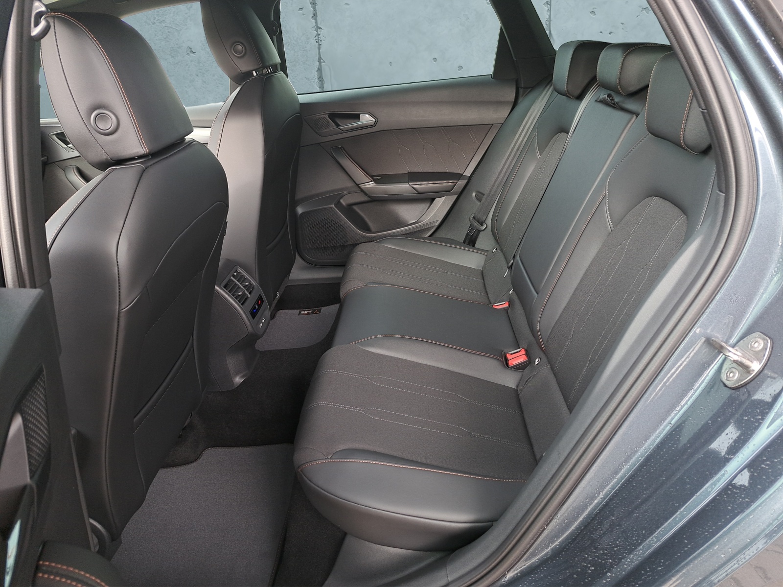 CUPRA Leon ST 1.5 eTSI DSG-image-15
