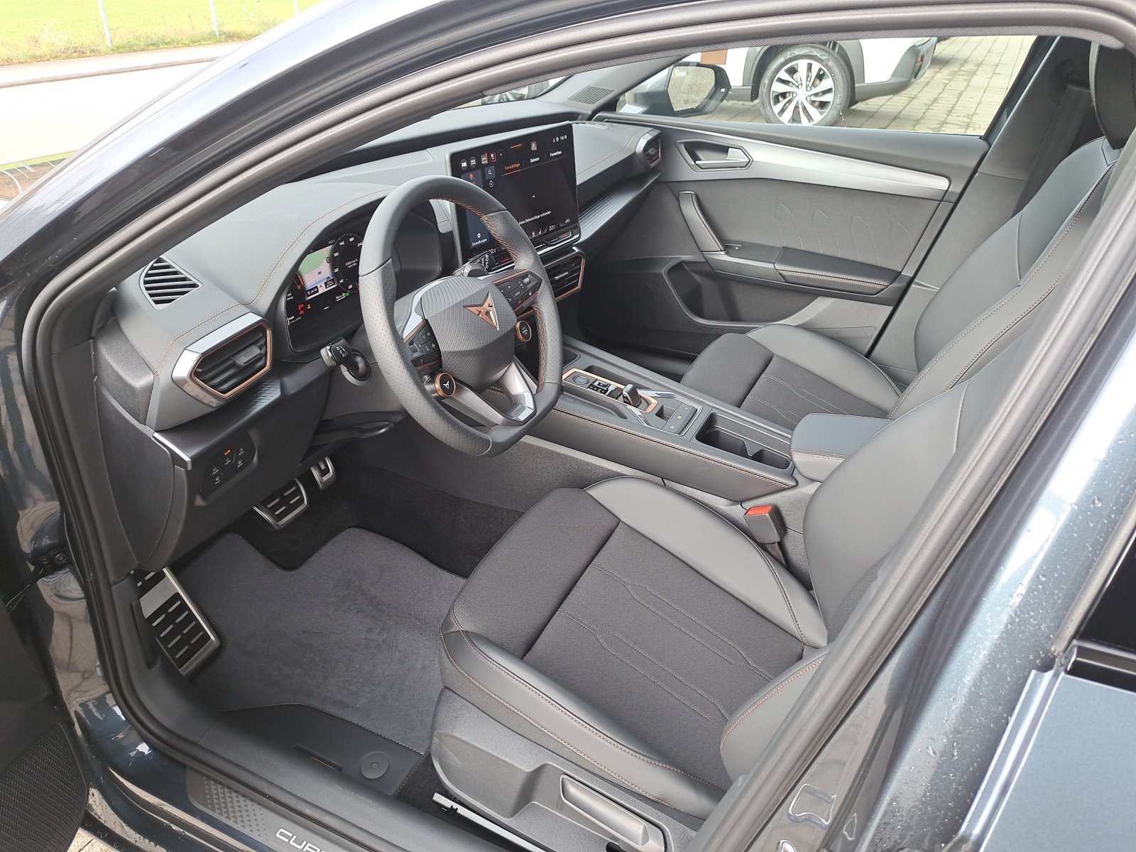 CUPRA Leon ST 1.5 eTSI DSG-image-17
