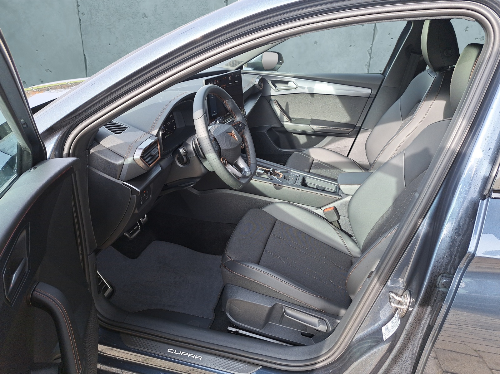 CUPRA Leon ST 1.5 eTSI DSG-image-9