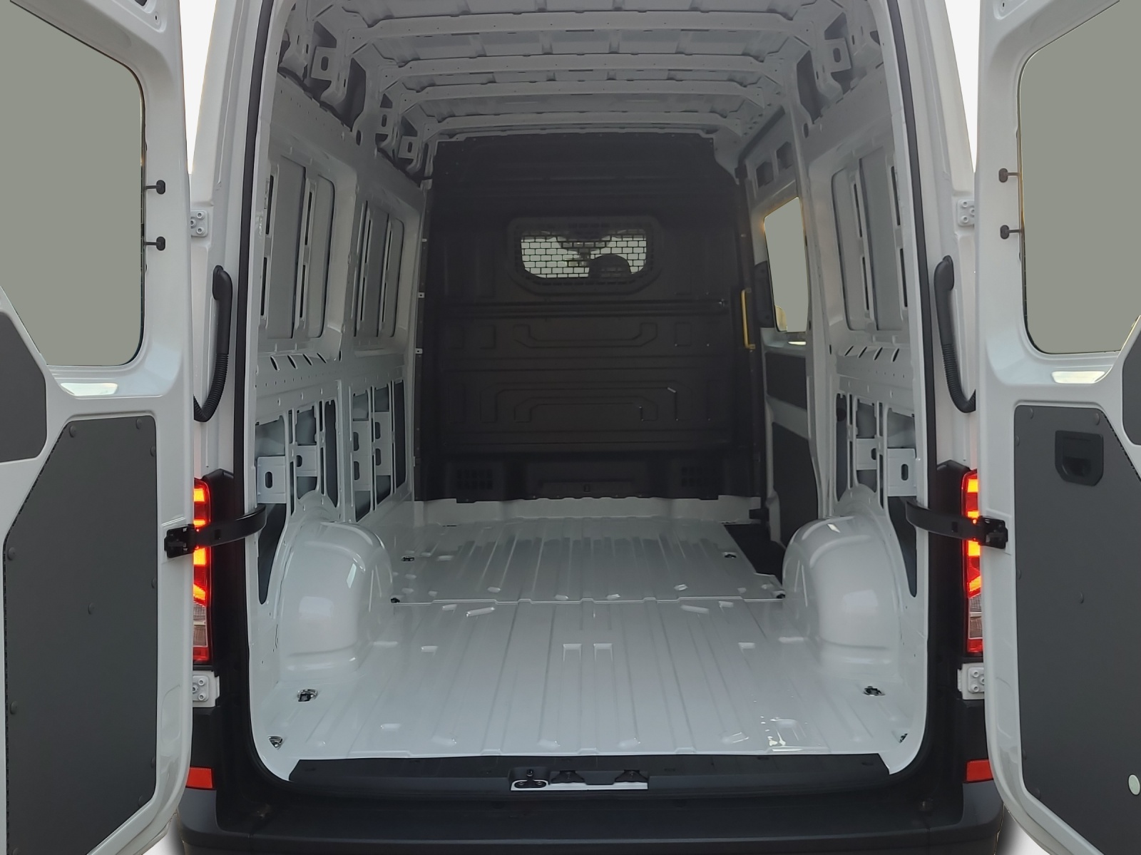 VW Crafter 35 2.0 TDI Entry L3 A-image-12