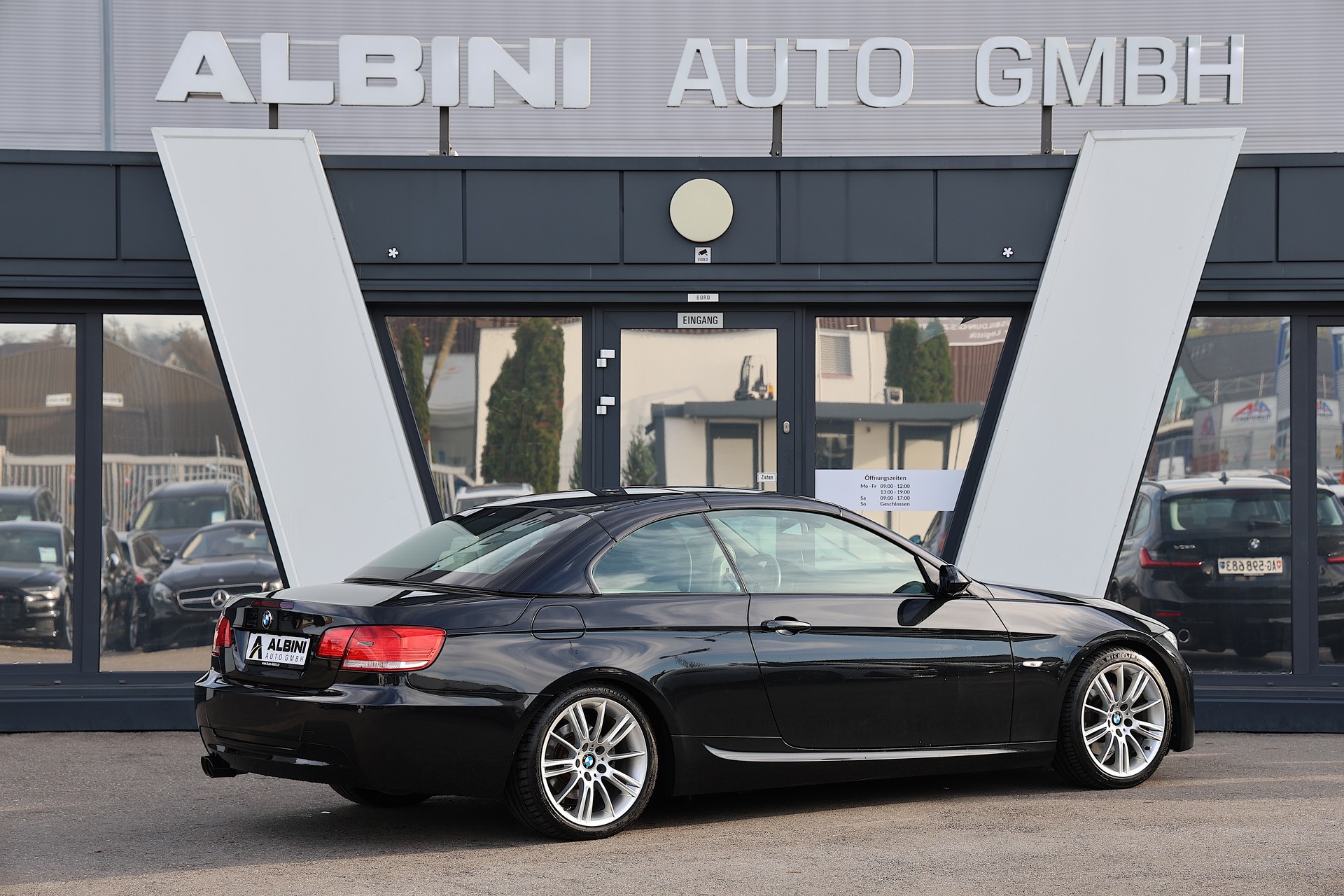 BMW 325i Cabriolet M-Sport Steptronic-image-4