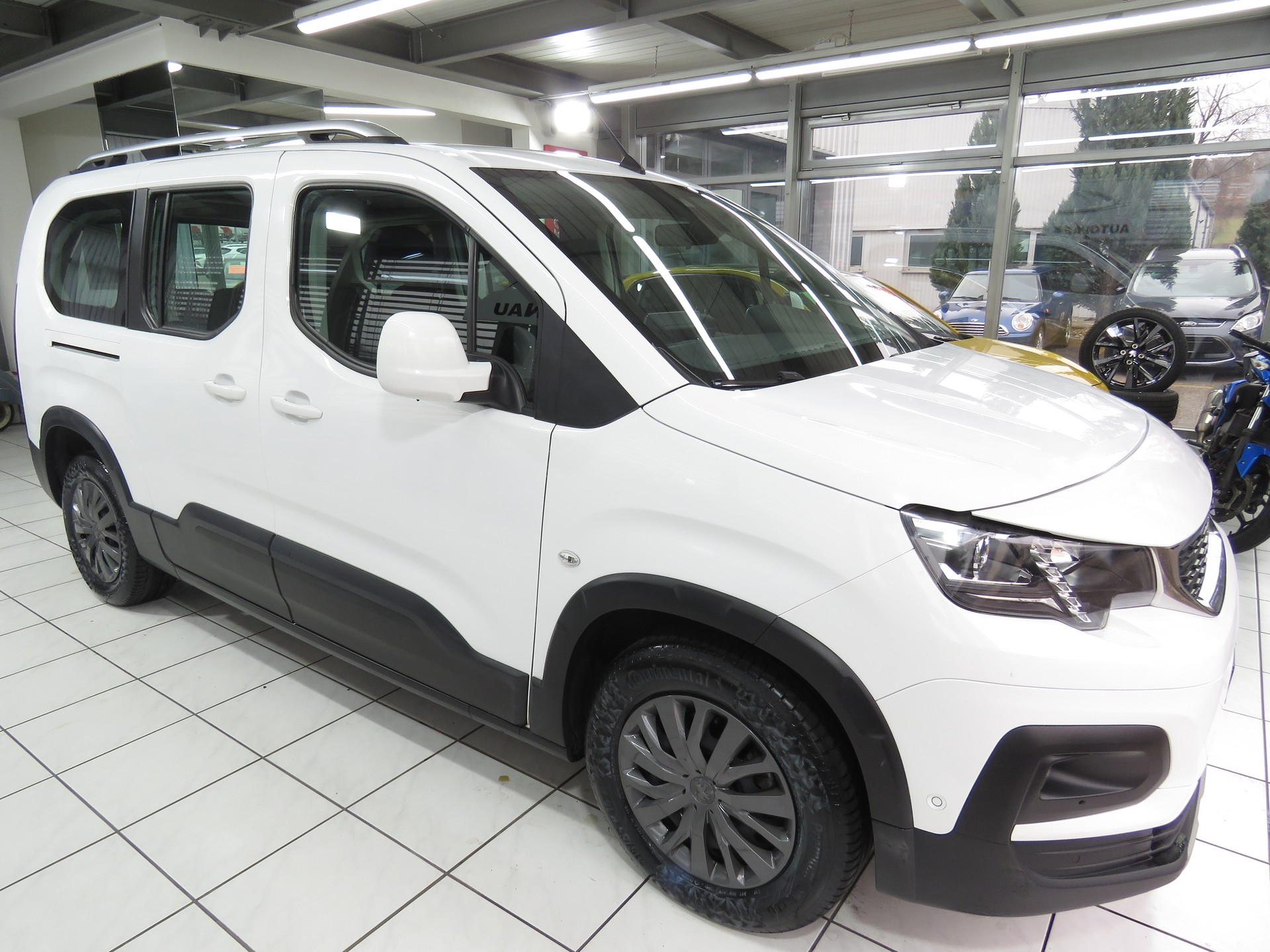 PEUGEOT Rifter Long 1.5 BlueHDi Allure EAT8 (Automat, AHK 1'225 kg)-image-2