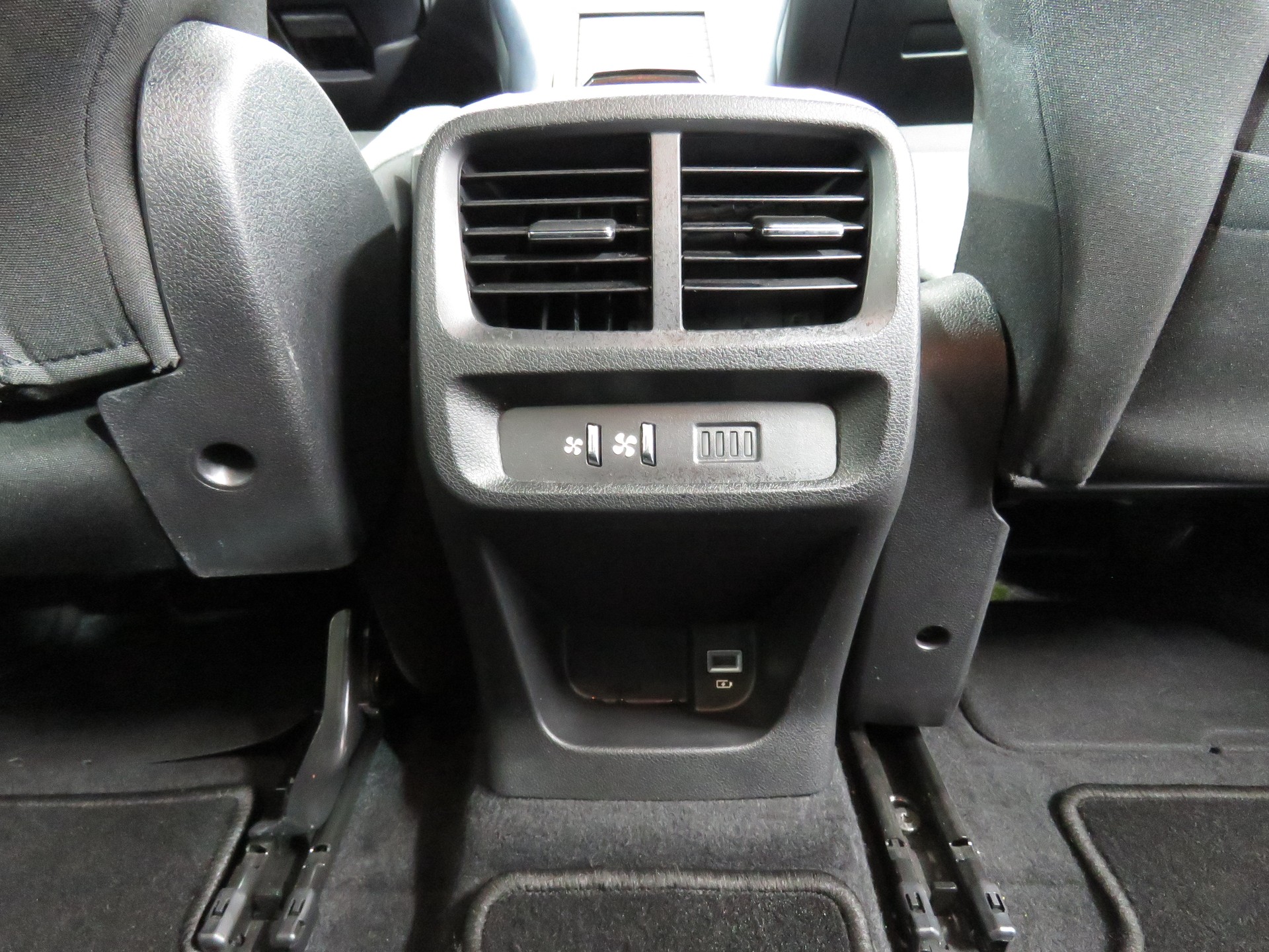 PEUGEOT Rifter Long 1.5 BlueHDi Allure EAT8 (Automat, AHK 1'225 kg)-image-13