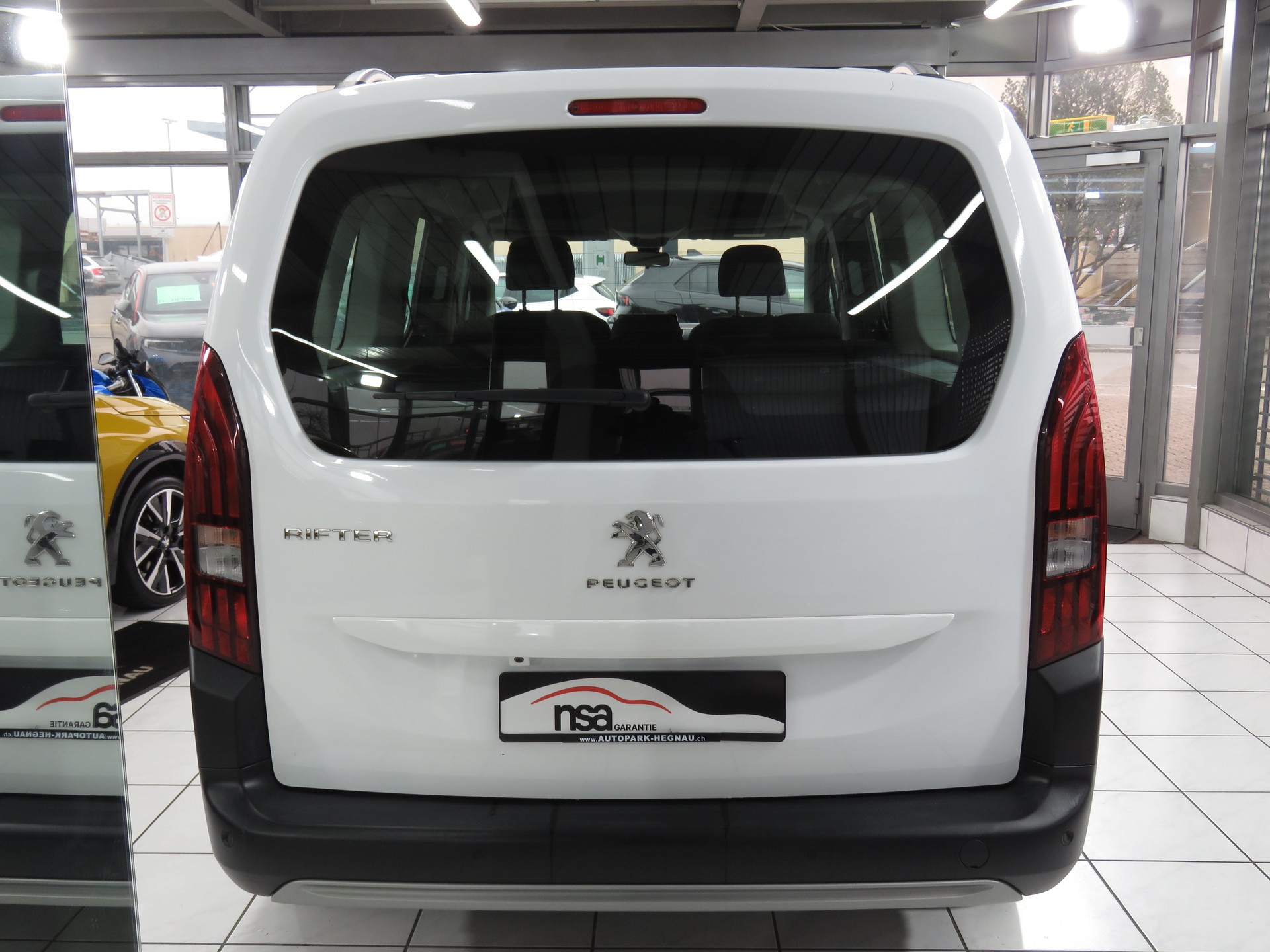 PEUGEOT Rifter Long 1.5 BlueHDi Allure EAT8 (Automat, AHK 1'225 kg)-image-4