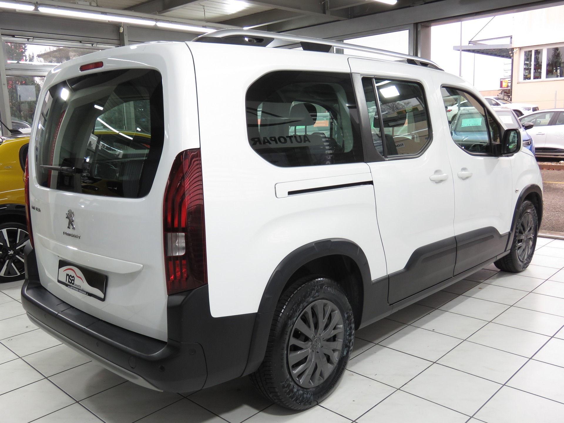 PEUGEOT Rifter Long 1.5 BlueHDi Allure EAT8 (Automat, AHK 1'225 kg)-image-3