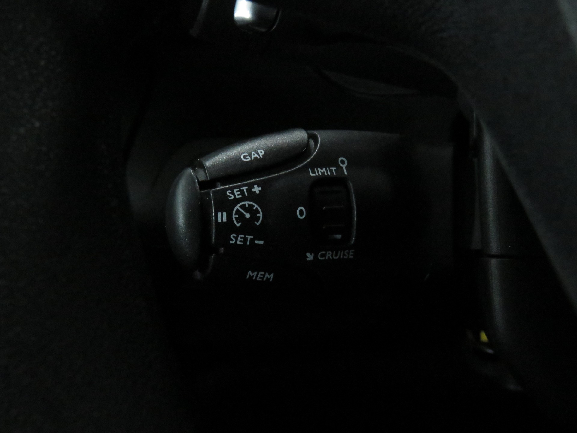 PEUGEOT Rifter Long 1.5 BlueHDi Allure EAT8 (Automat, AHK 1'225 kg)-image-18