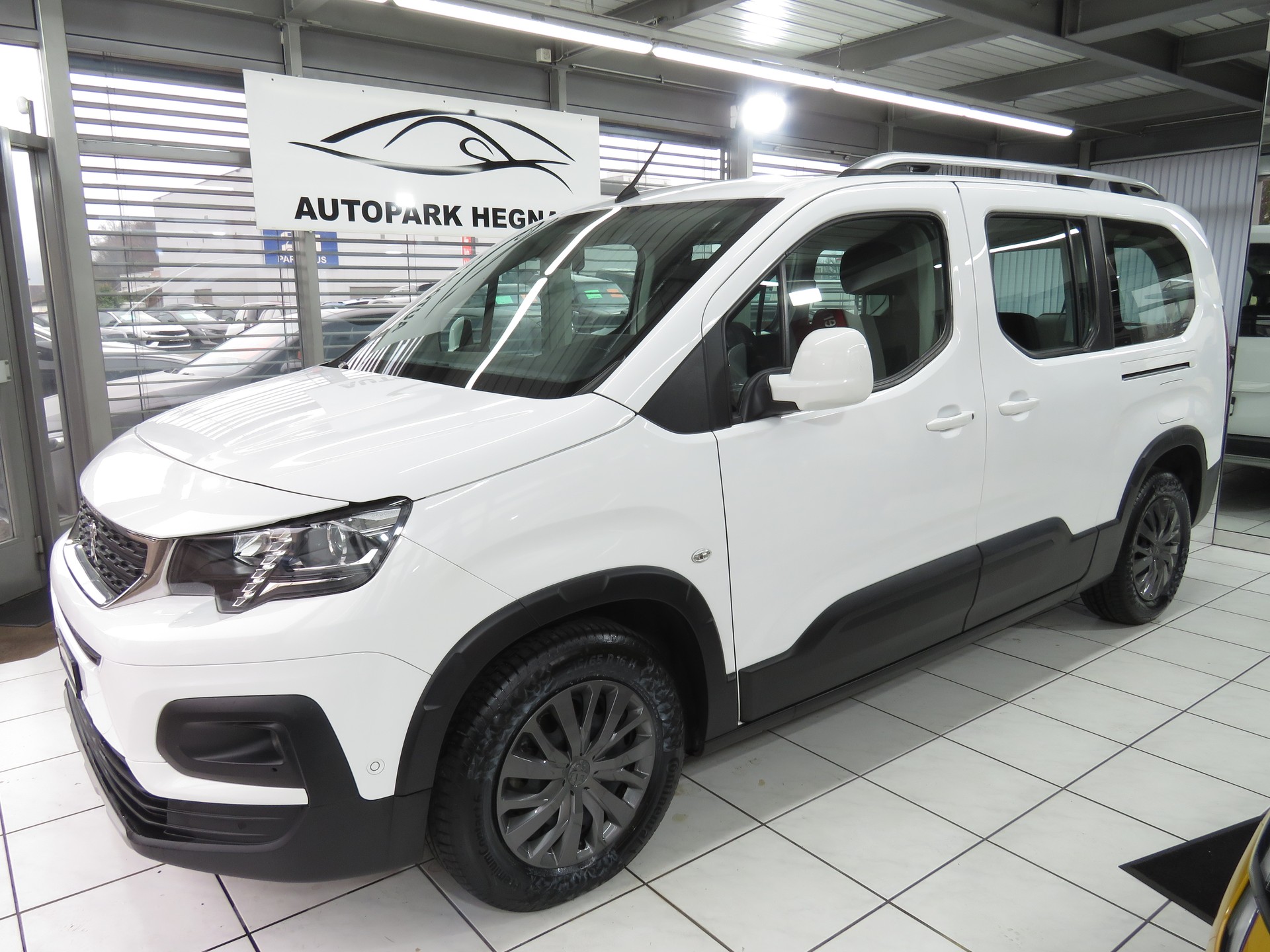 PEUGEOT Rifter Long 1.5 BlueHDi Allure EAT8 (Automat, AHK 1'225 kg)-image-0