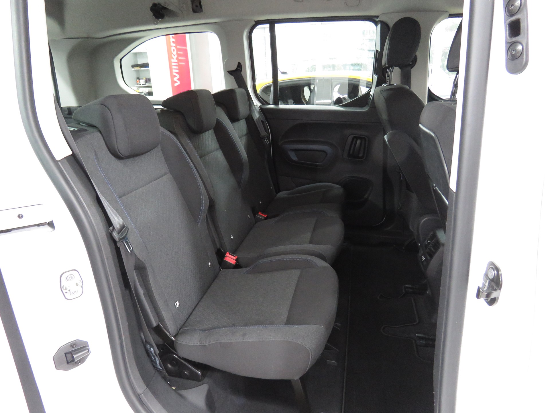 PEUGEOT Rifter Long 1.5 BlueHDi Allure EAT8 (Automat, AHK 1'225 kg)-image-12