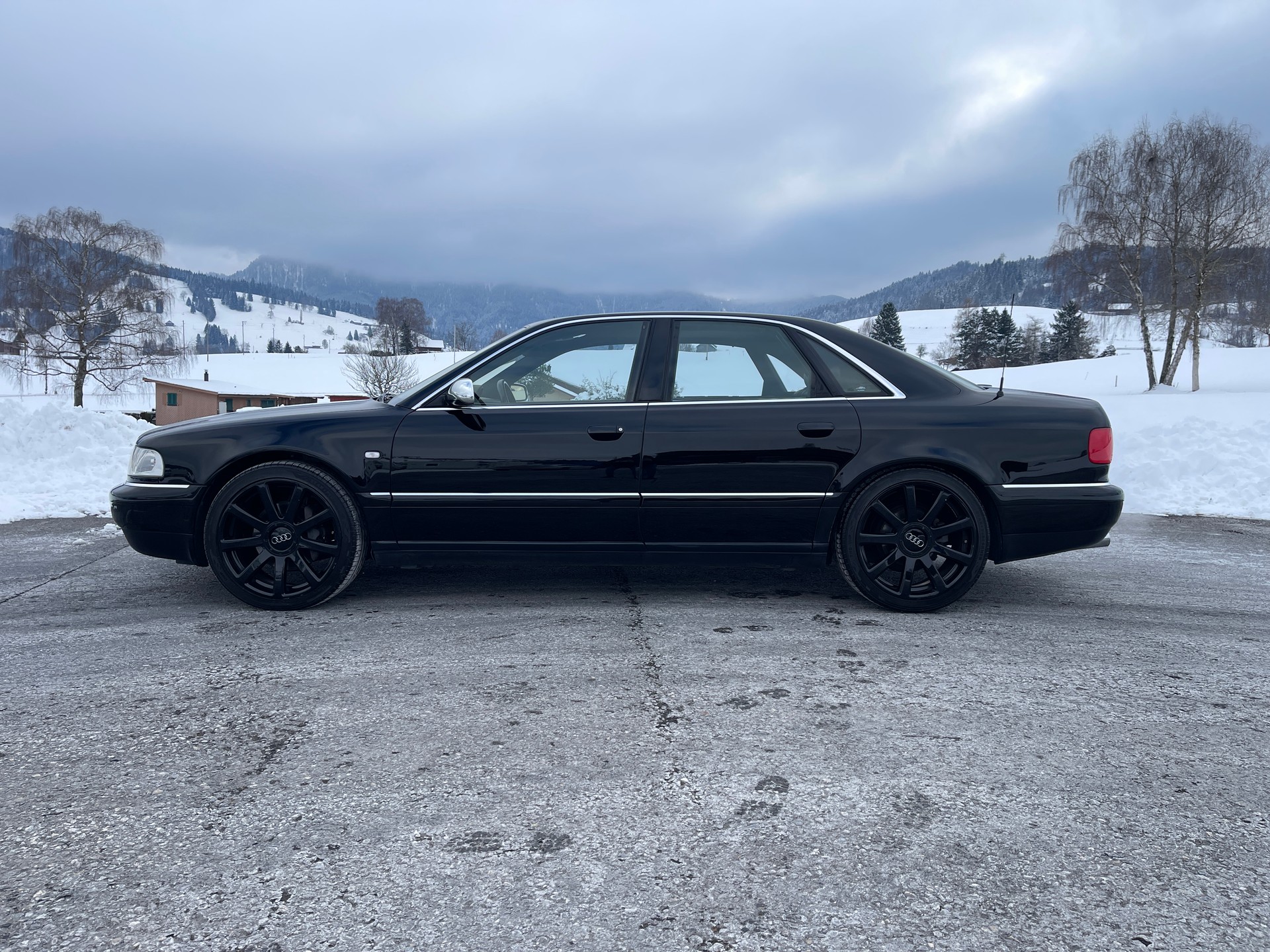 AUDI S8 4.2 quattro-image-1