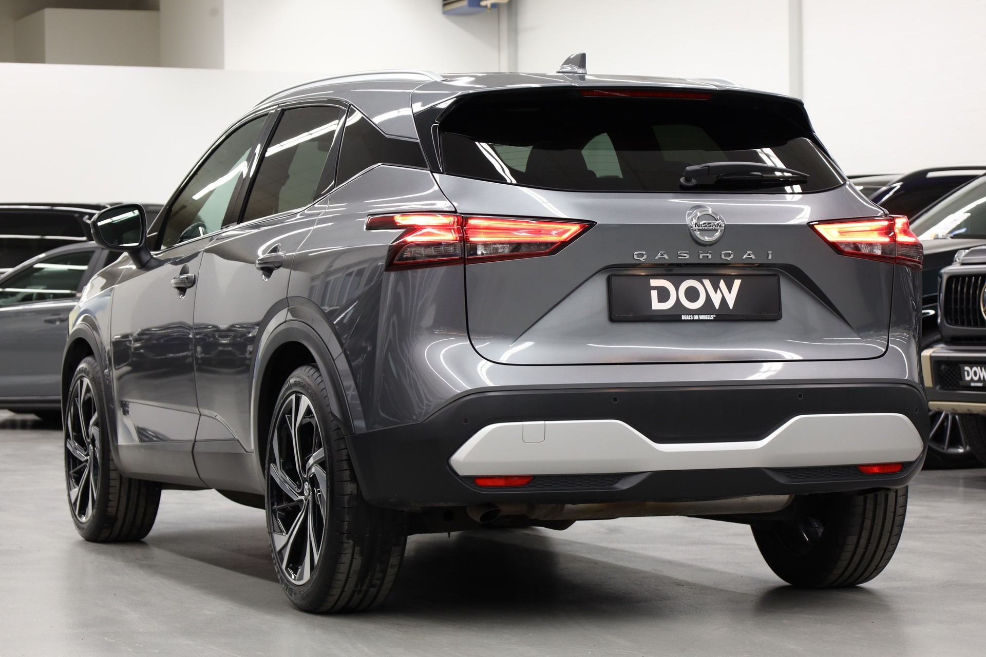 NISSAN Qashqai 1.3 DIG-T Tekna+ 4x4-image-6