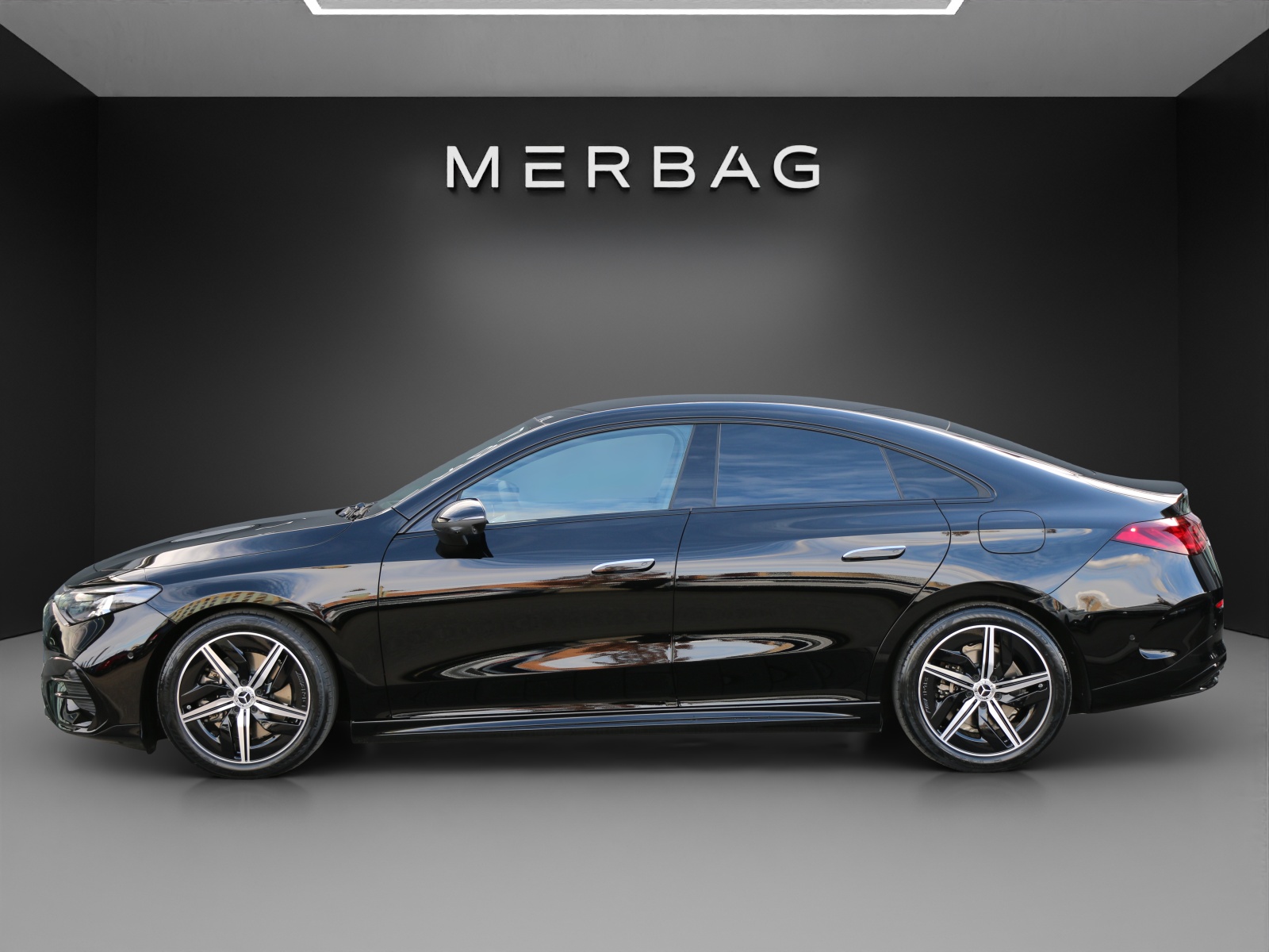 MERCEDES-BENZ CLA 220 4Matic (NEW)-image-1