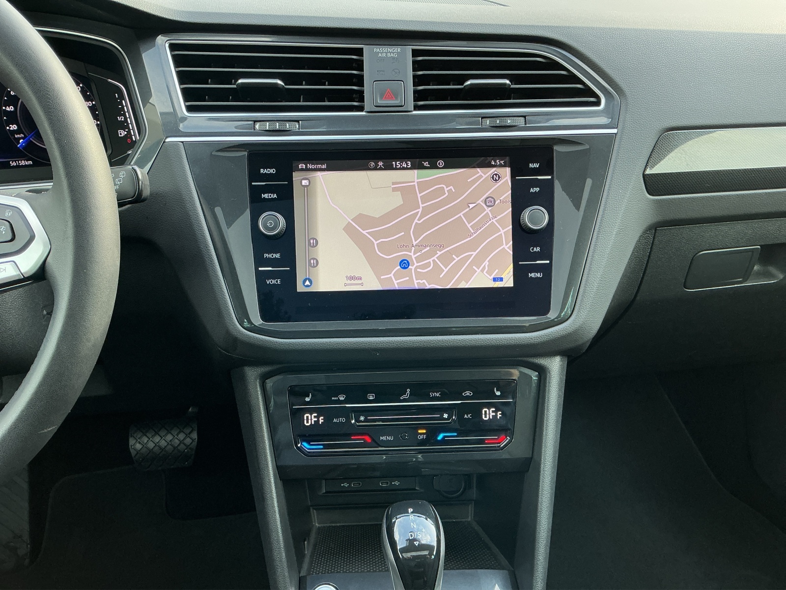 VW Tiguan 2.0 TDI SCR Elegance 4Motion DSG-image-9