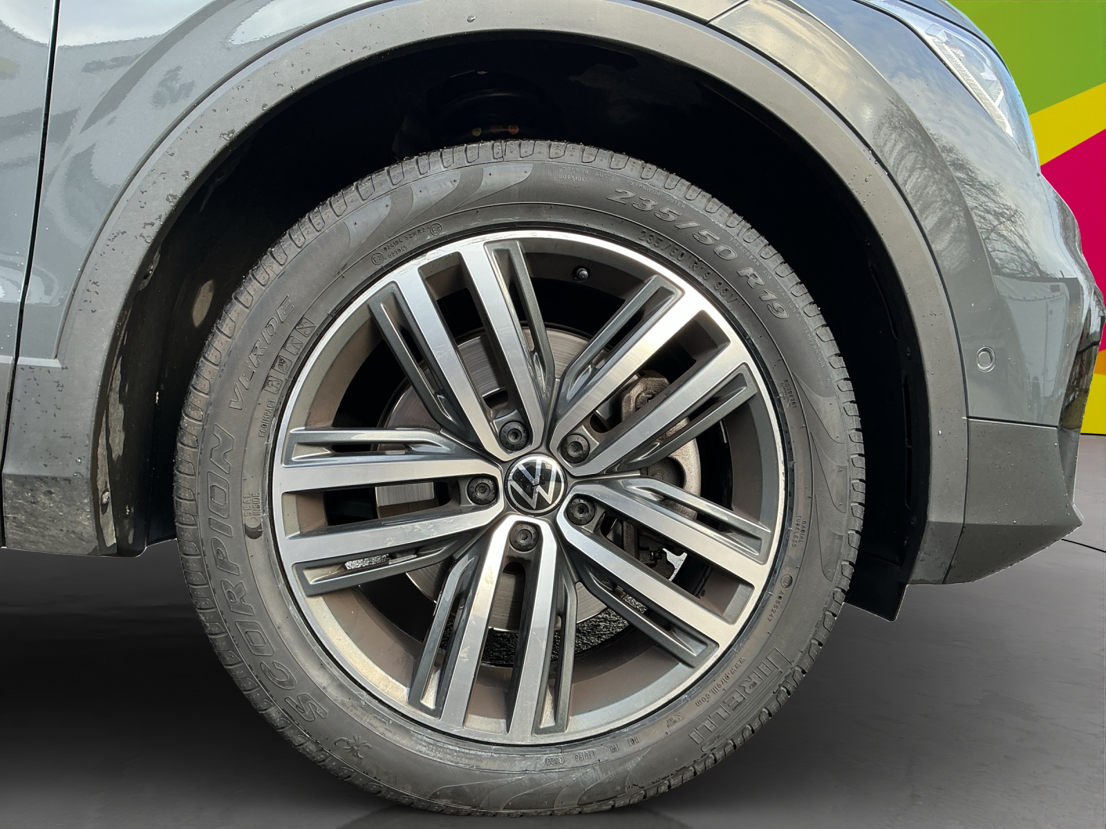 VW Tiguan 2.0 TDI SCR Elegance 4Motion DSG-image-11
