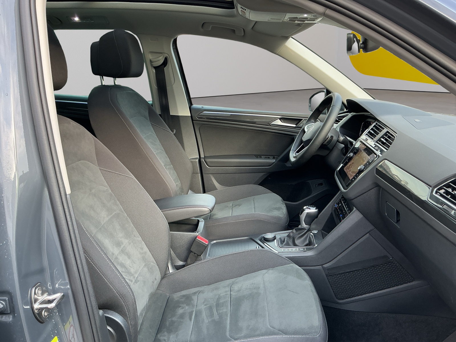 VW Tiguan 2.0 TDI SCR Elegance 4Motion DSG-image-10