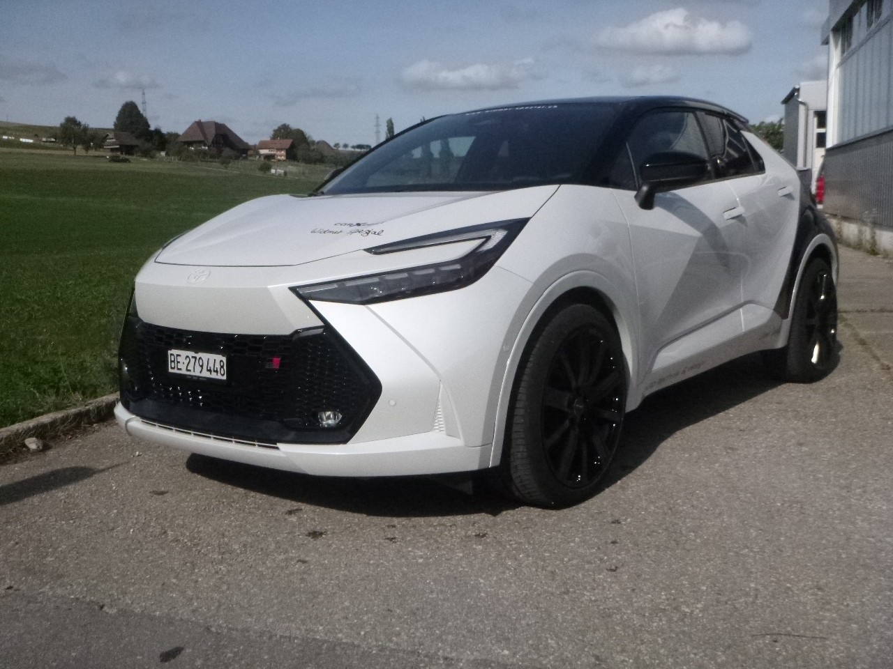 TOYOTA C-HR 2.0 PHEV CVT GR Sport Premire-image-0