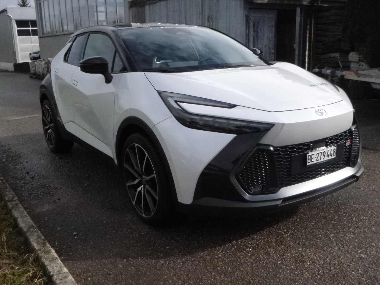TOYOTA C-HR 2.0 PHEV CVT GR Sport Premire-image-7