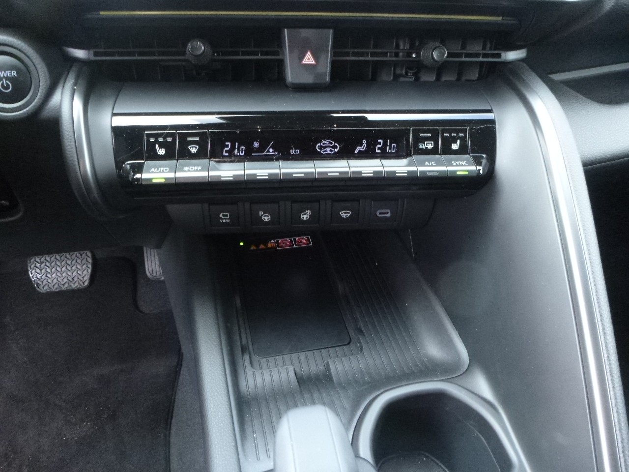 TOYOTA C-HR 2.0 PHEV CVT GR Sport Premire-image-17