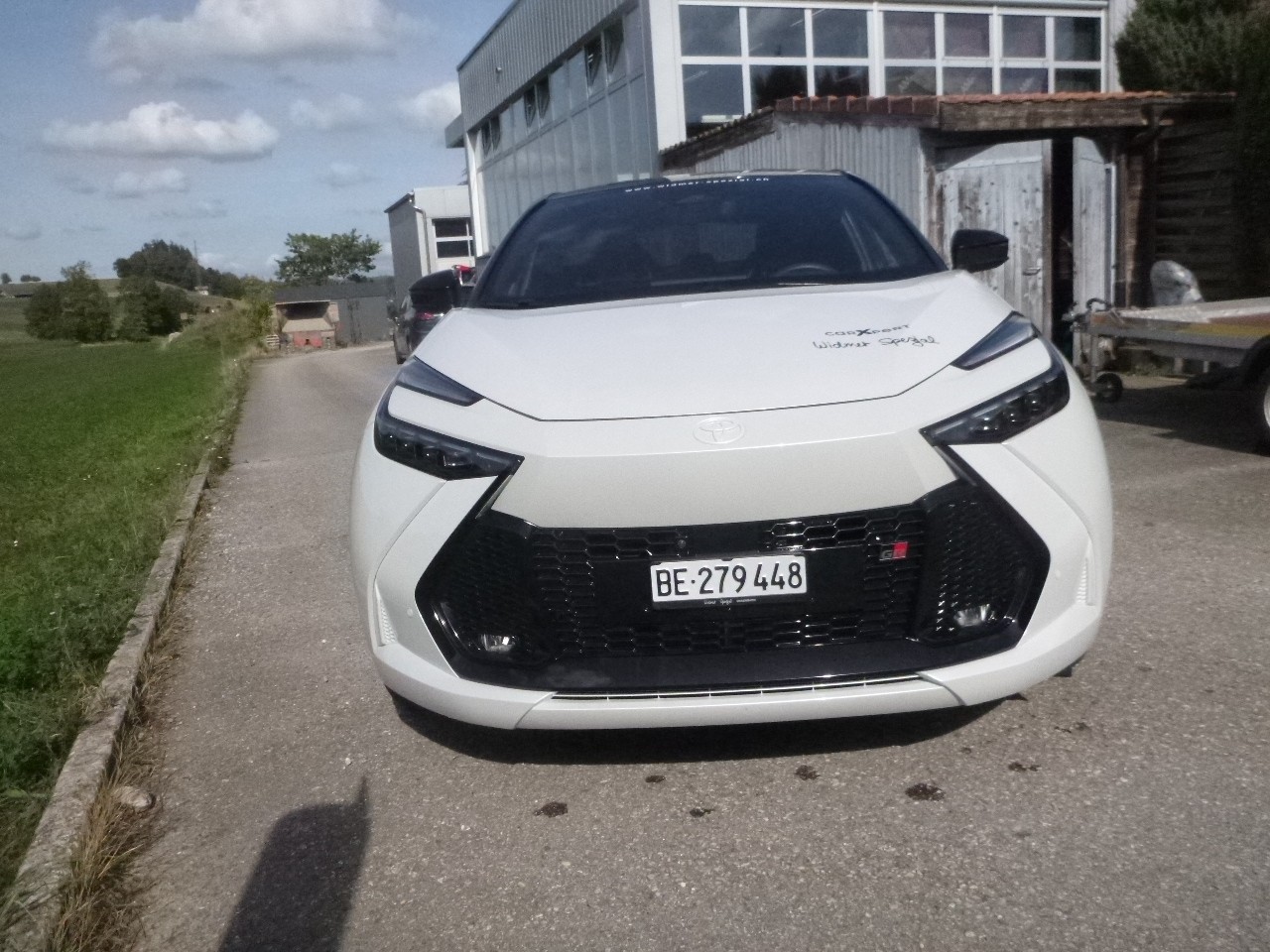 TOYOTA C-HR 2.0 PHEV CVT GR Sport Premire-image-8