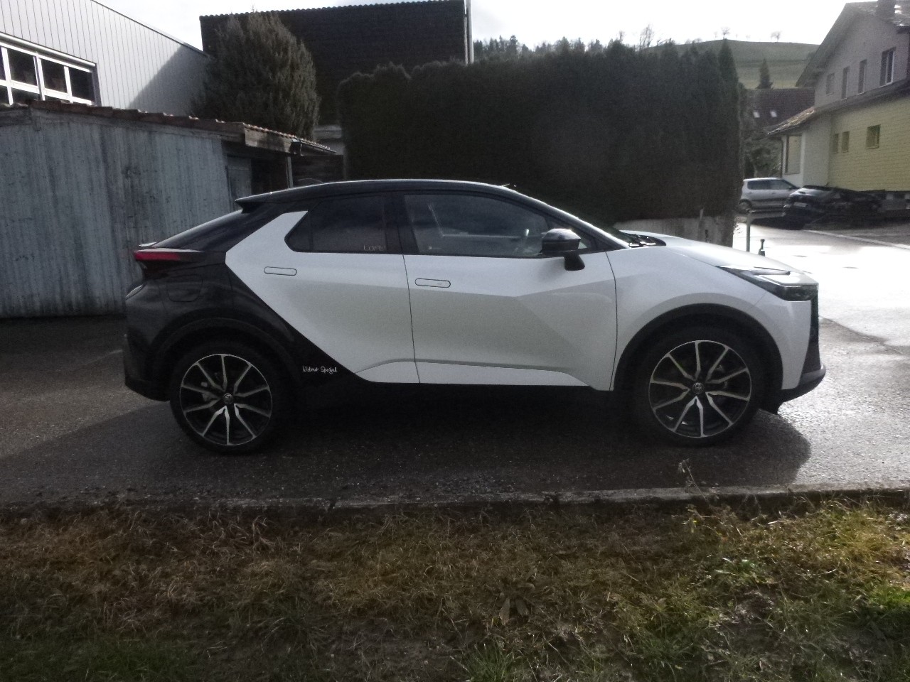 TOYOTA C-HR 2.0 PHEV CVT GR Sport Premire-image-6