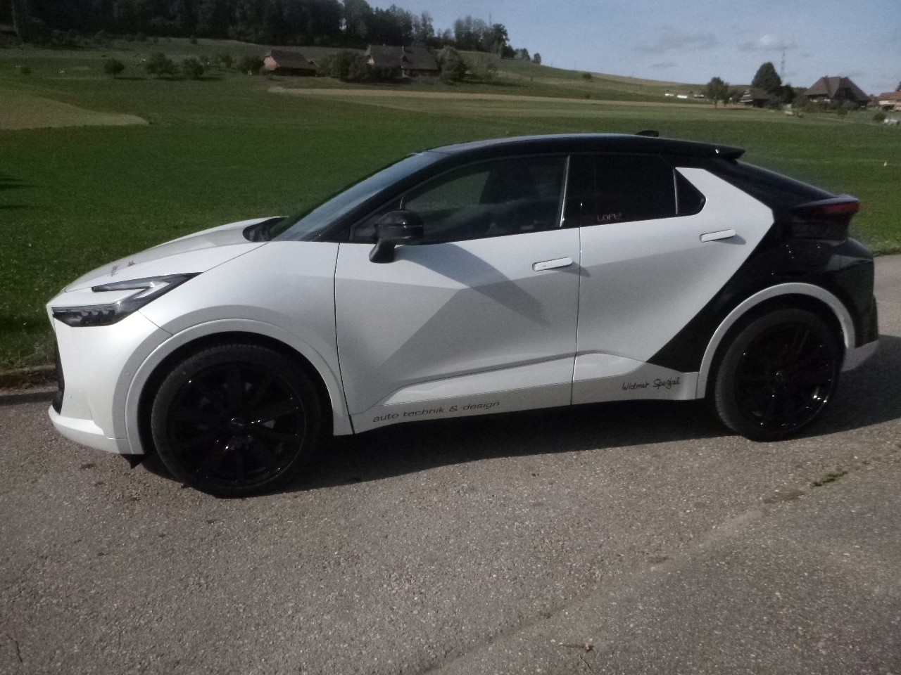 TOYOTA C-HR 2.0 PHEV CVT GR Sport Premire-image-2