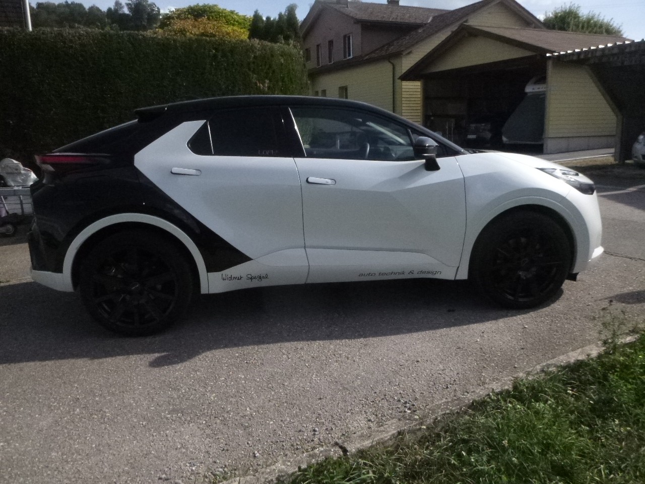 TOYOTA C-HR 2.0 PHEV CVT GR Sport Premire-image-6
