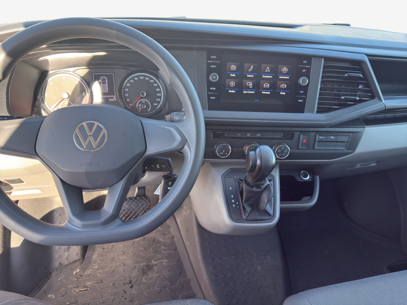 VW T6.1 2.0 TDI DSG-image-8
