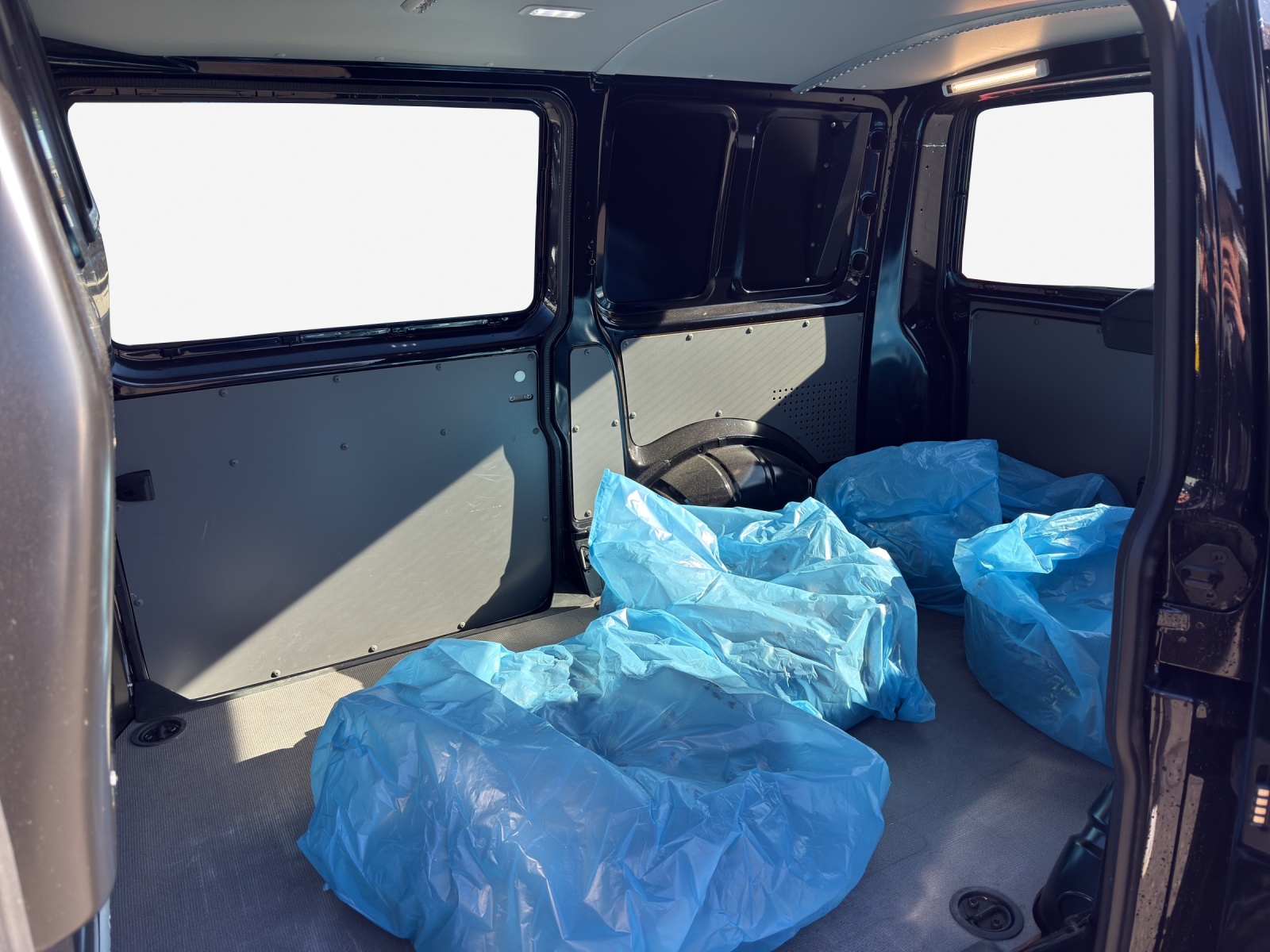 VW T6.1 2.0 TDI DSG-image-11