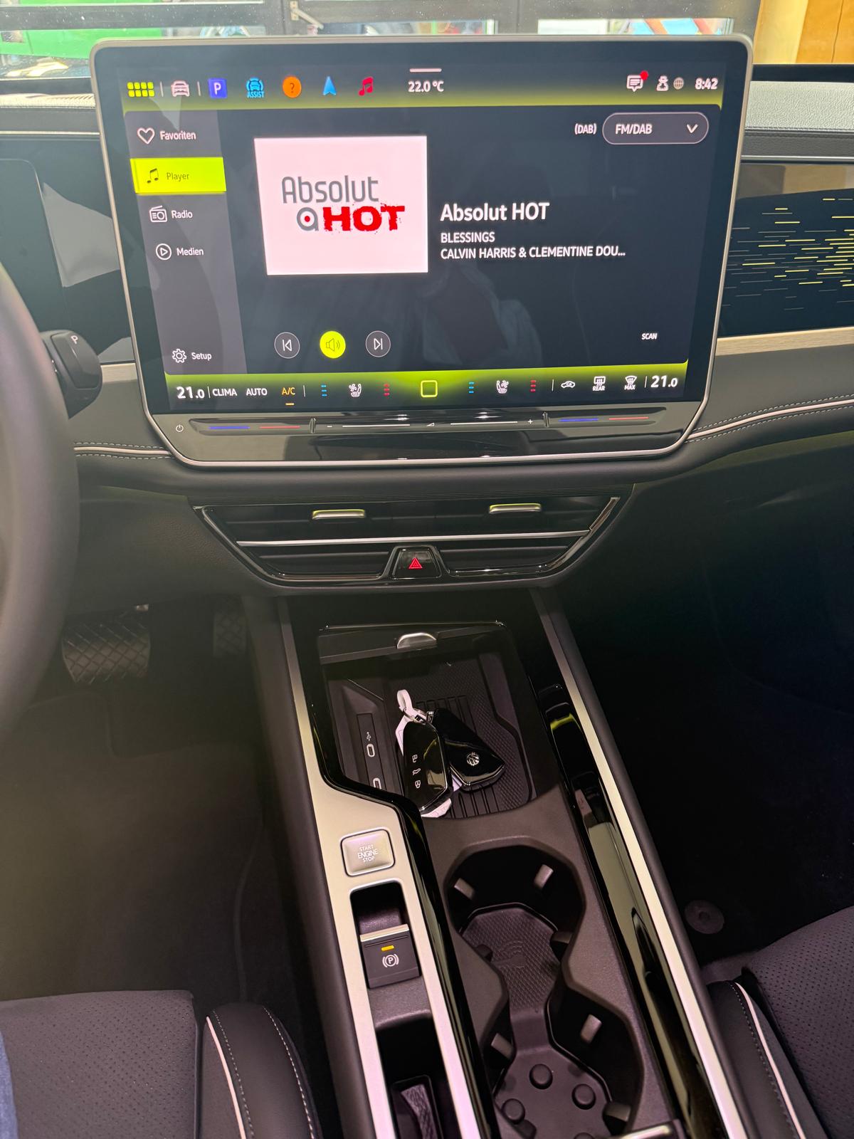 VW Passat Variant 1.5 eTSI ELEGANCE VARIANT DSG-image-9