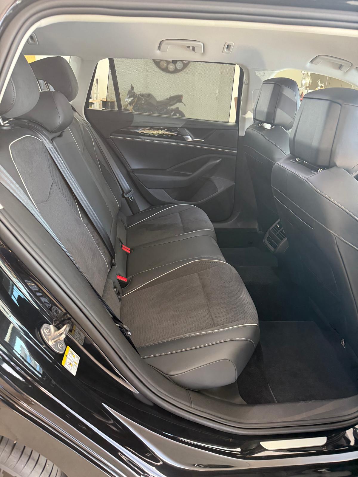 VW Passat Variant 1.5 eTSI ELEGANCE VARIANT DSG-image-13