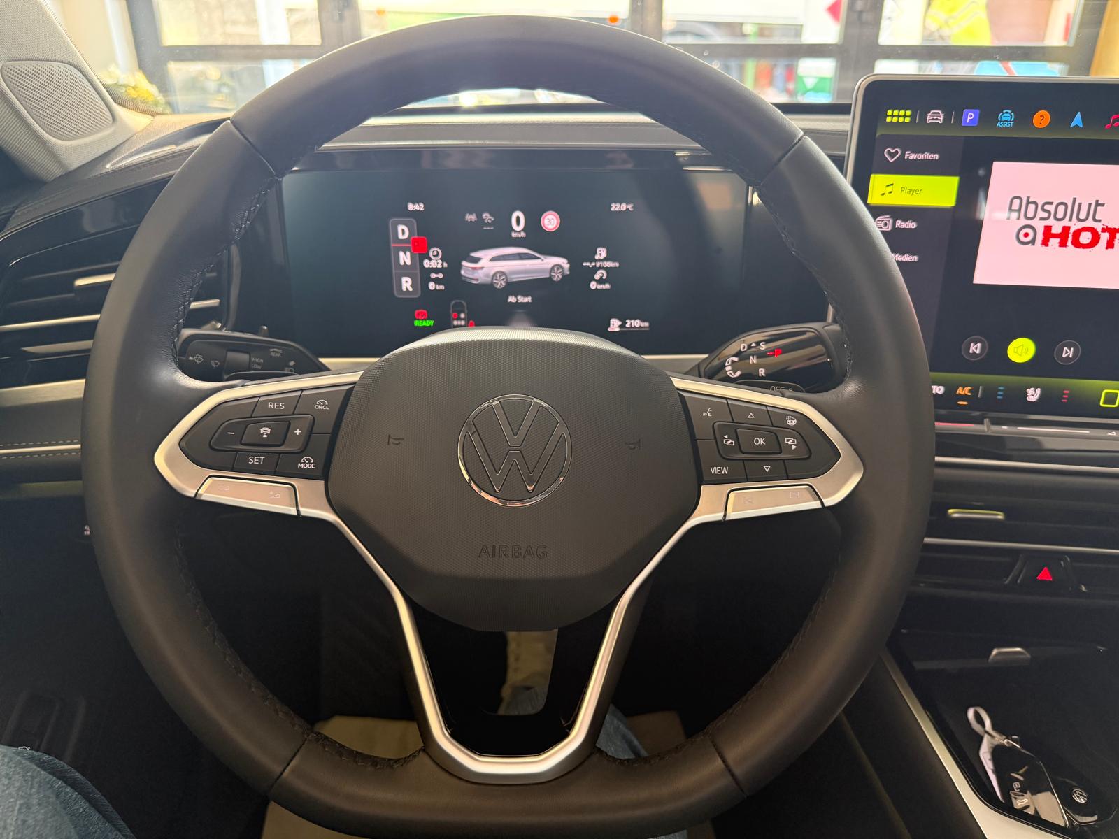 VW Passat Variant 1.5 eTSI ELEGANCE VARIANT DSG-image-8