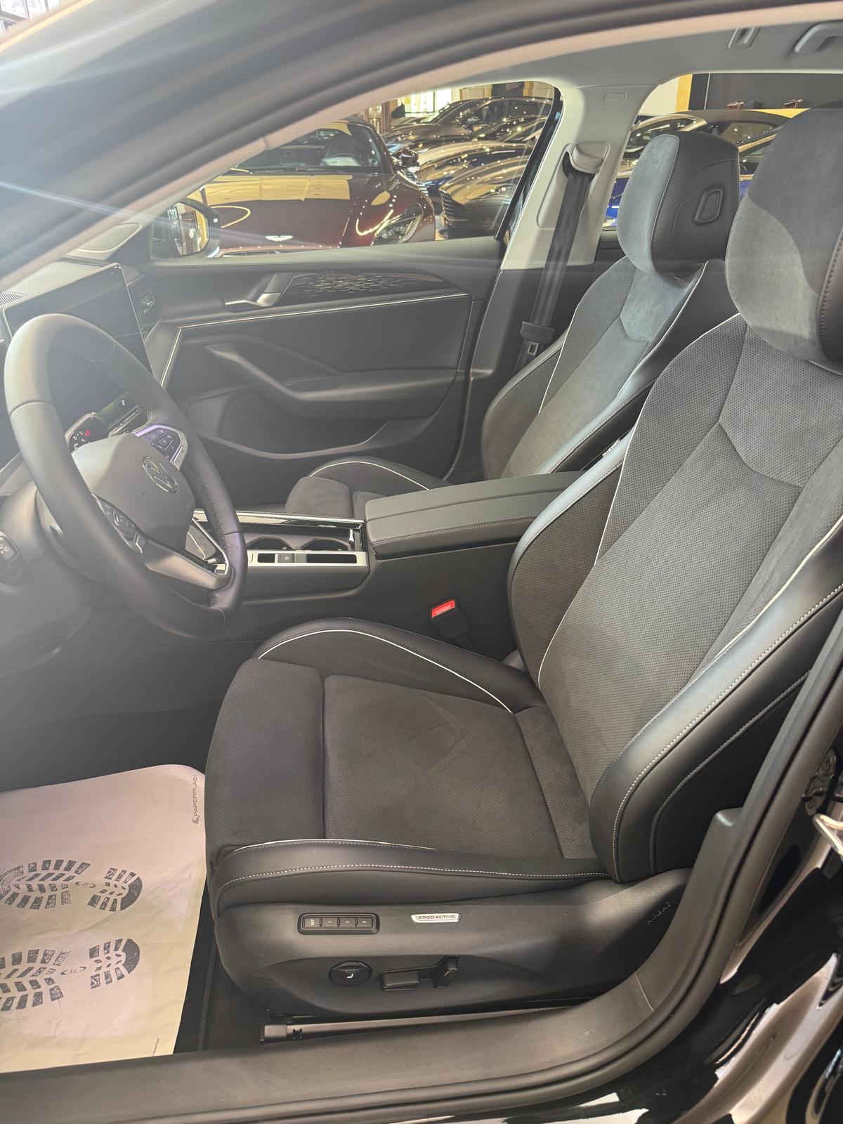 VW Passat Variant 1.5 eTSI ELEGANCE VARIANT DSG-image-6