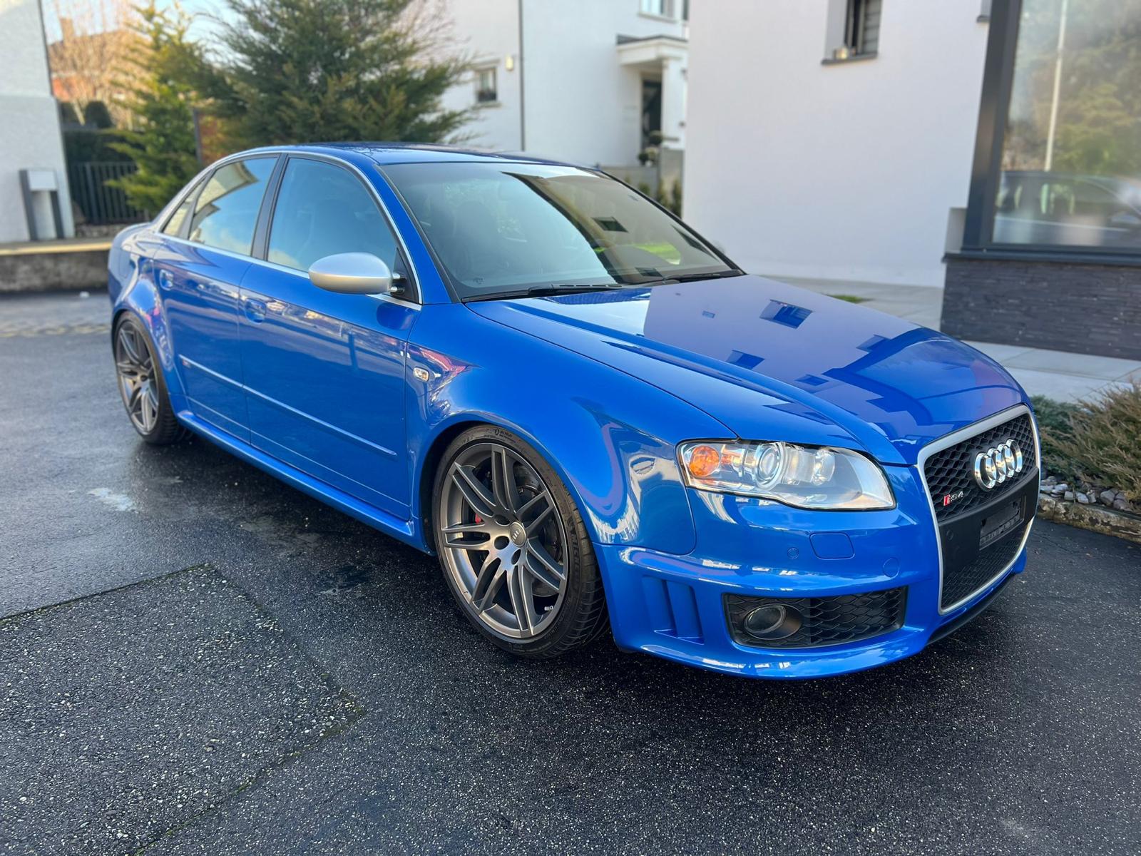 AUDI RS4 Limousine 4.2 V8 quattro-image-3