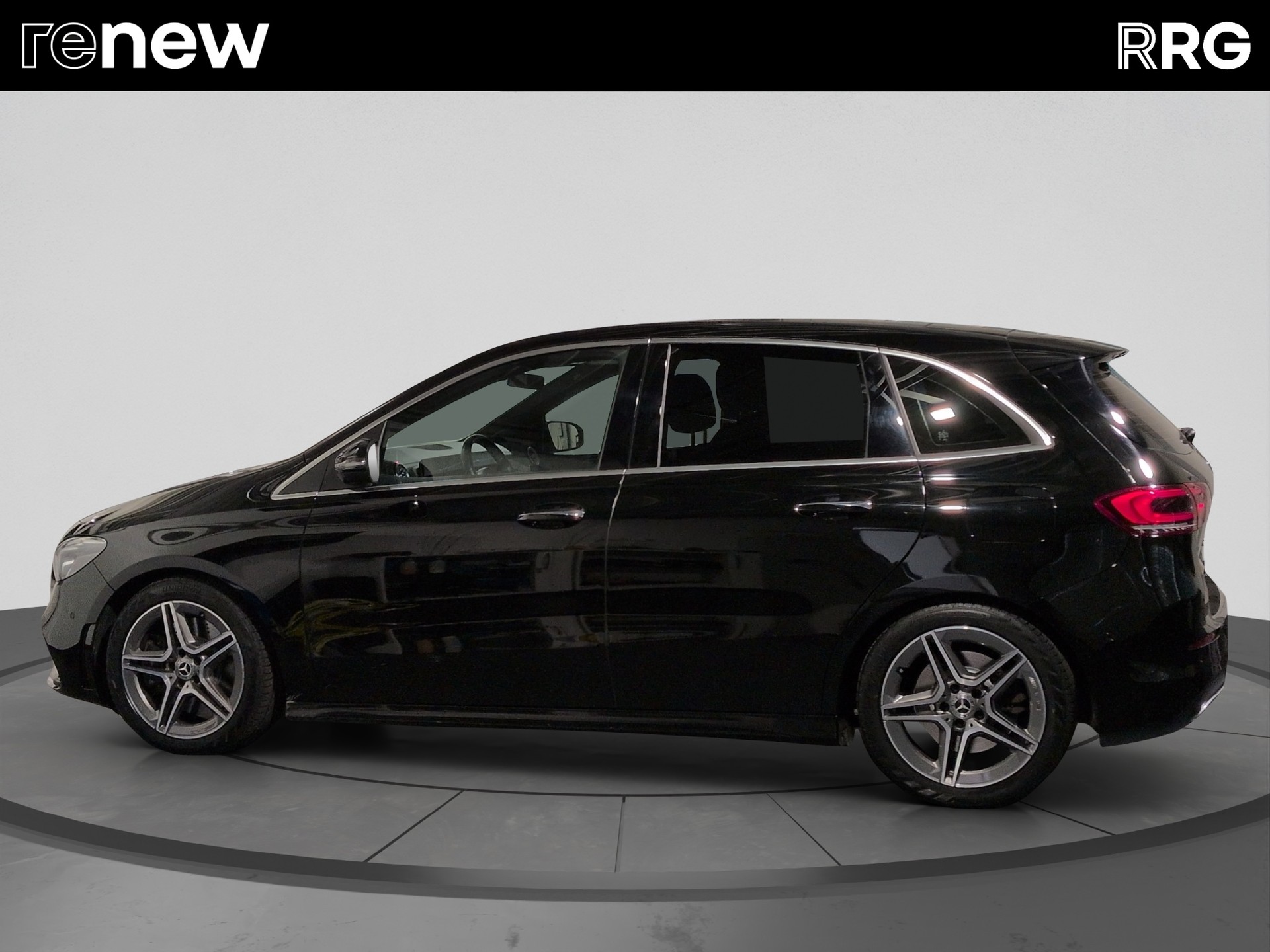 MERCEDES-BENZ B 250 4Matic AMG Line-image-5