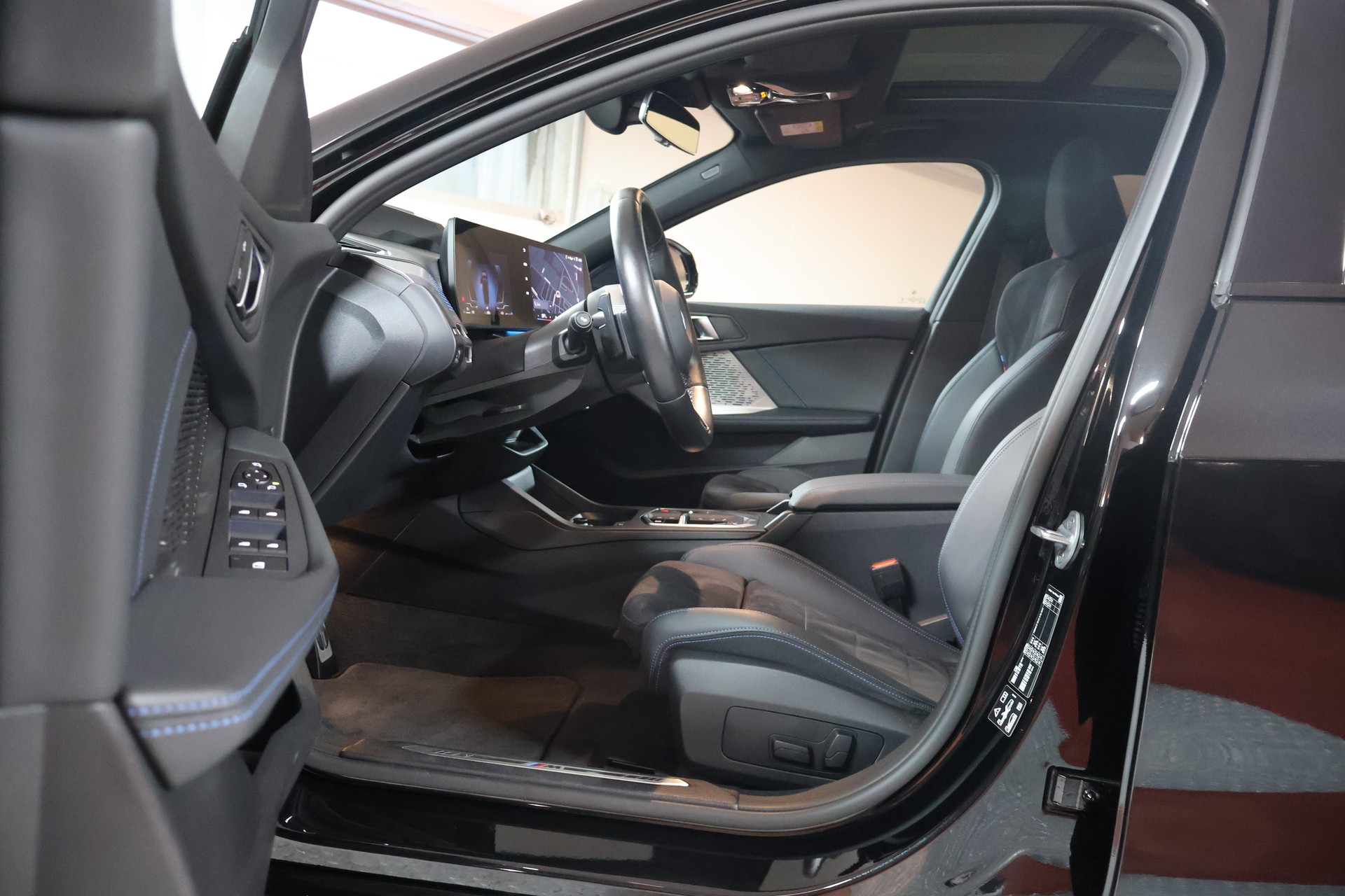 BMW 123 xDrive M Sport Steptronic-image-5