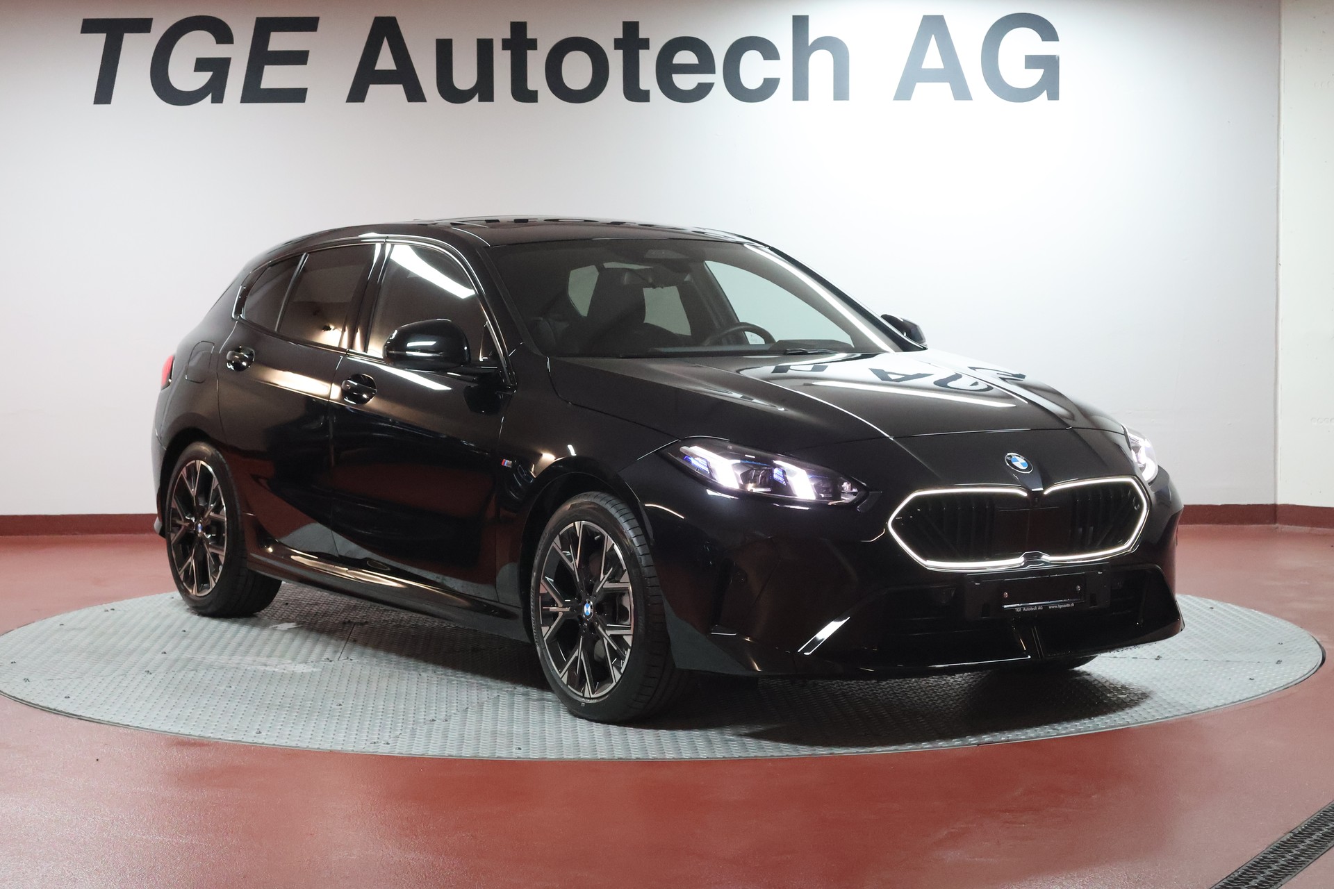 BMW 123 xDrive M Sport Steptronic-image-2