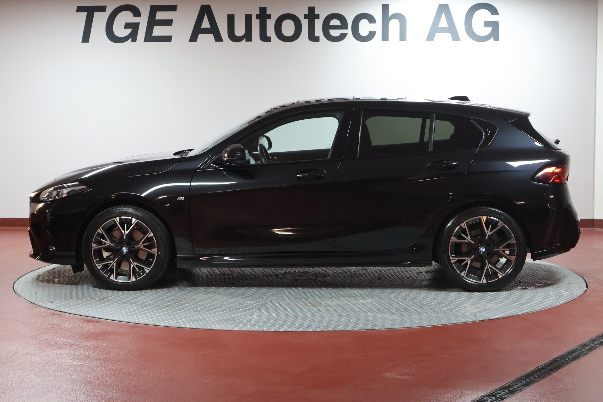 BMW 123 xDrive M Sport Steptronic-image-16