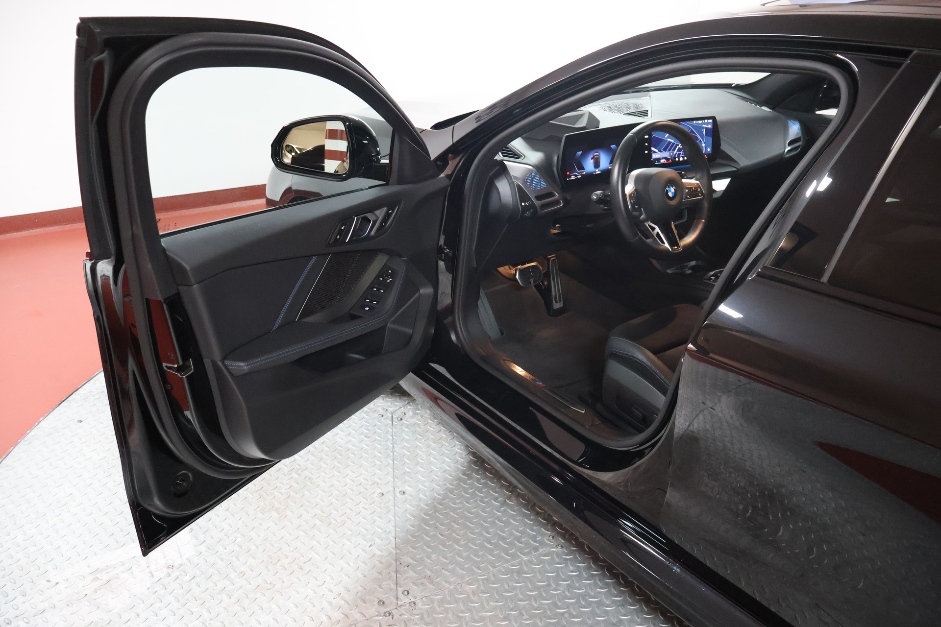 BMW 123 xDrive M Sport Steptronic-image-3