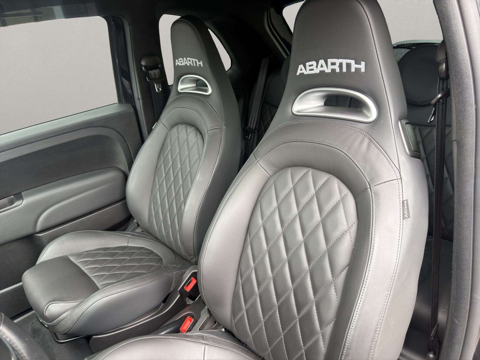 FIAT 595 Abarth 1.4 T-Jet 165 Premium-image-10