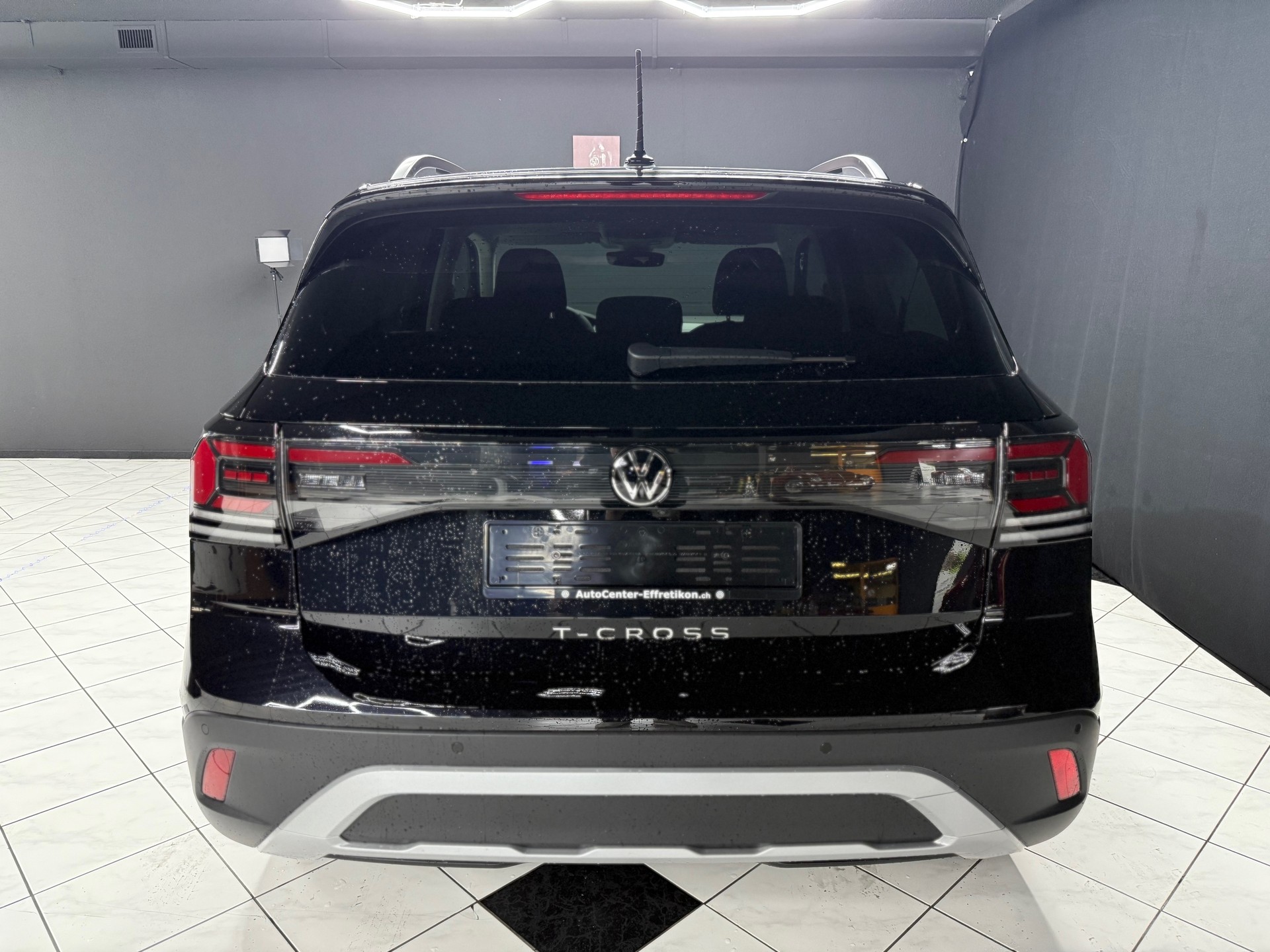 VW T-Cross 1.0 TSI Life DSG-image-4