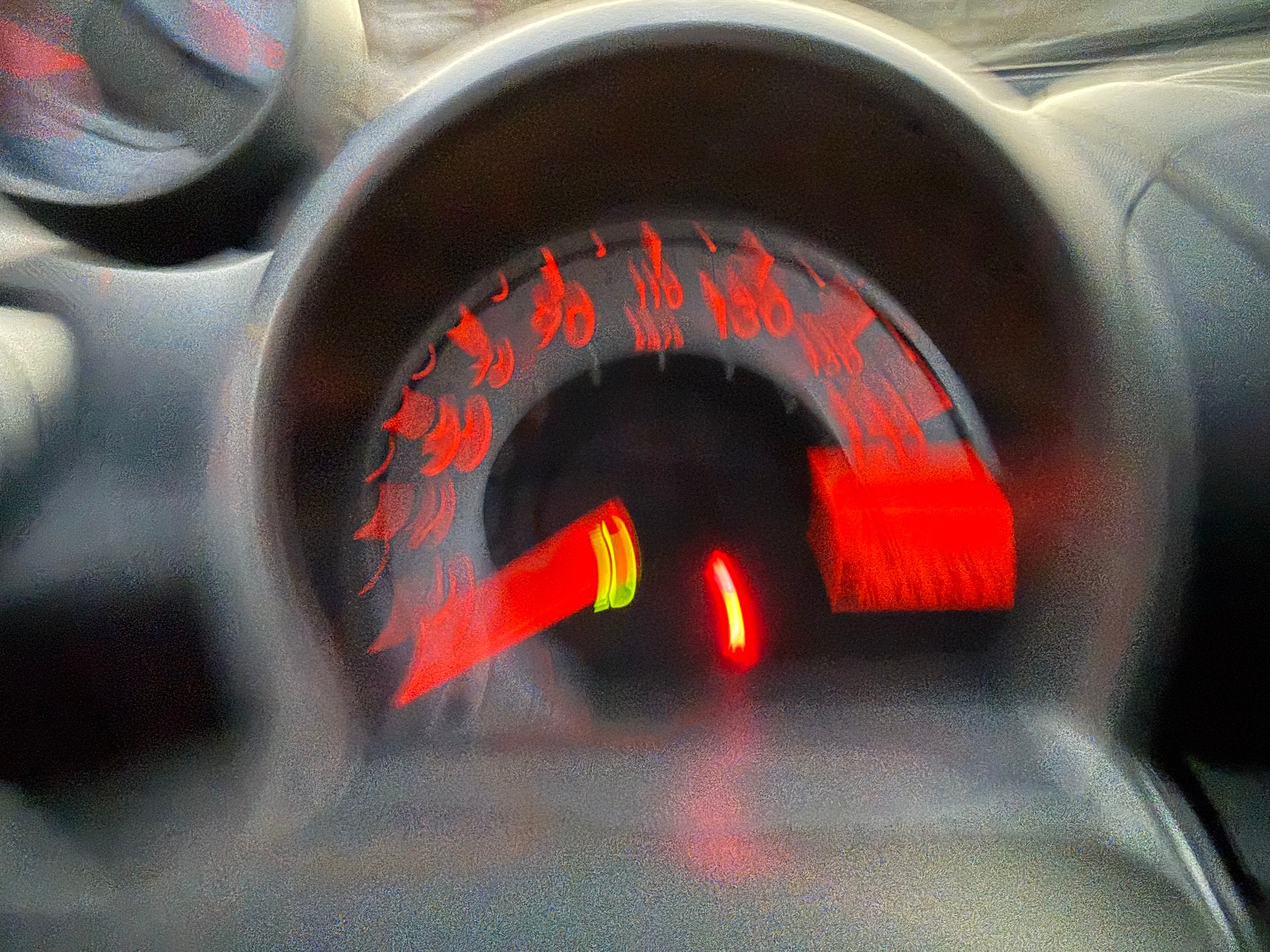 PEUGEOT 107 1.0 Swiss Edition-image-7