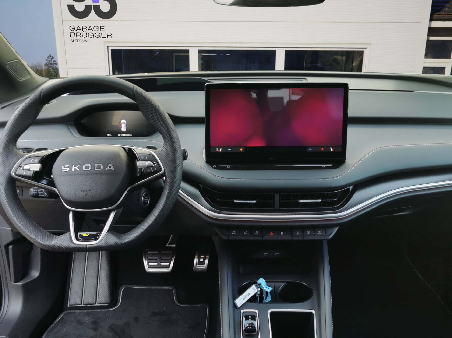 SKODA Enyaq RS 4x4-image-10