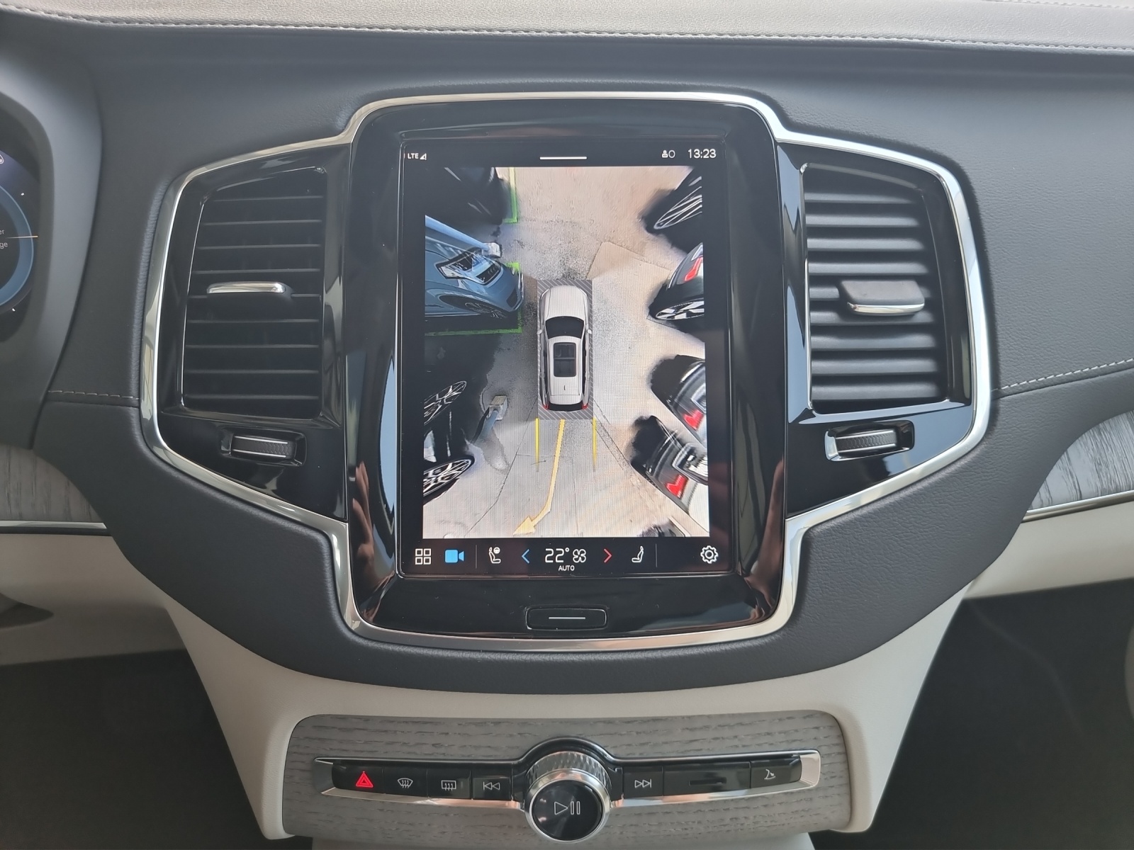 VOLVO XC90 2.0 T8 TE Ultimate Bright 7P. eAWD-image-12